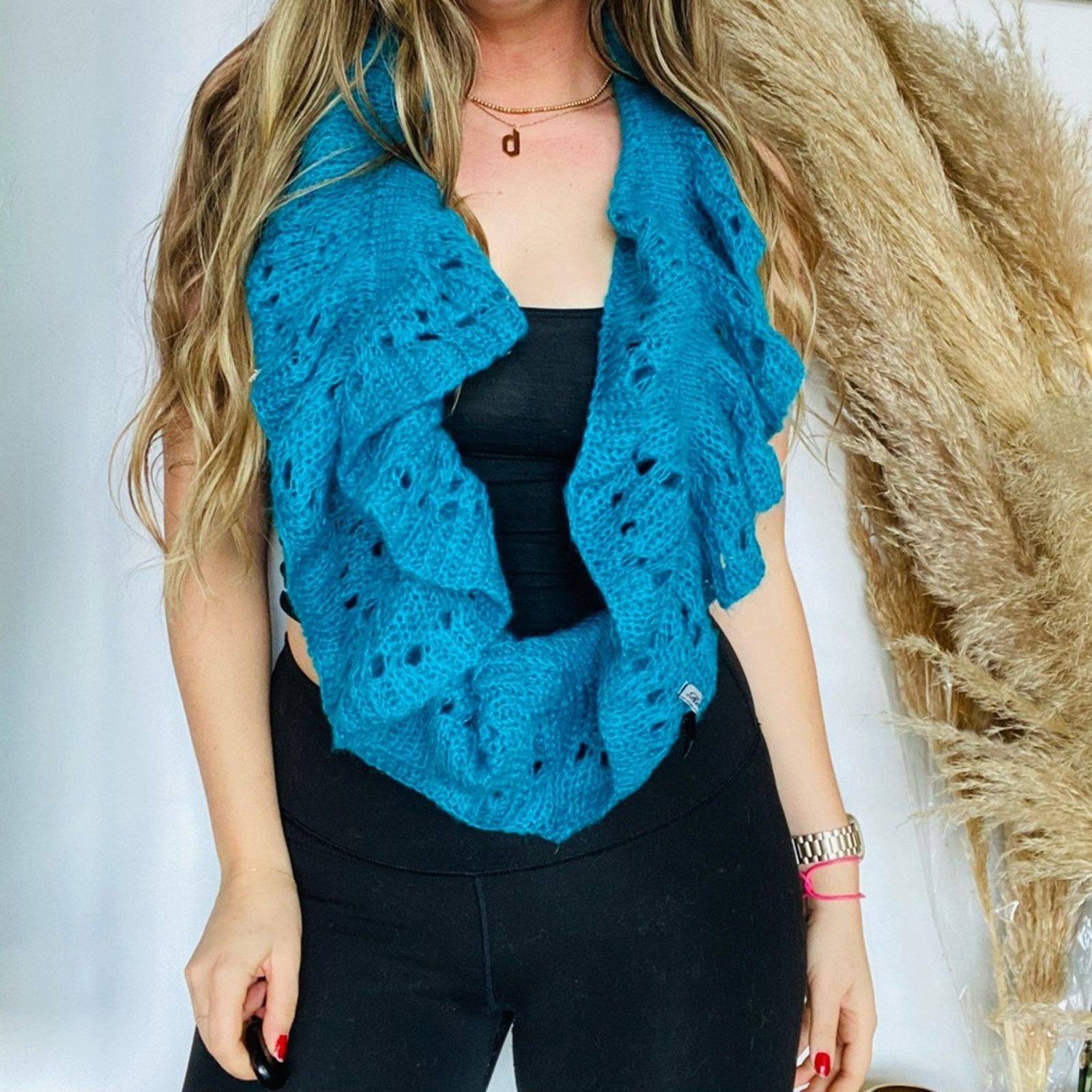 Nordstrom NEW NORDSTROM Blue Ruffle Chunky Knit Infinity Scarf Wrap Size ONE SIZE - 1 Thumbnail