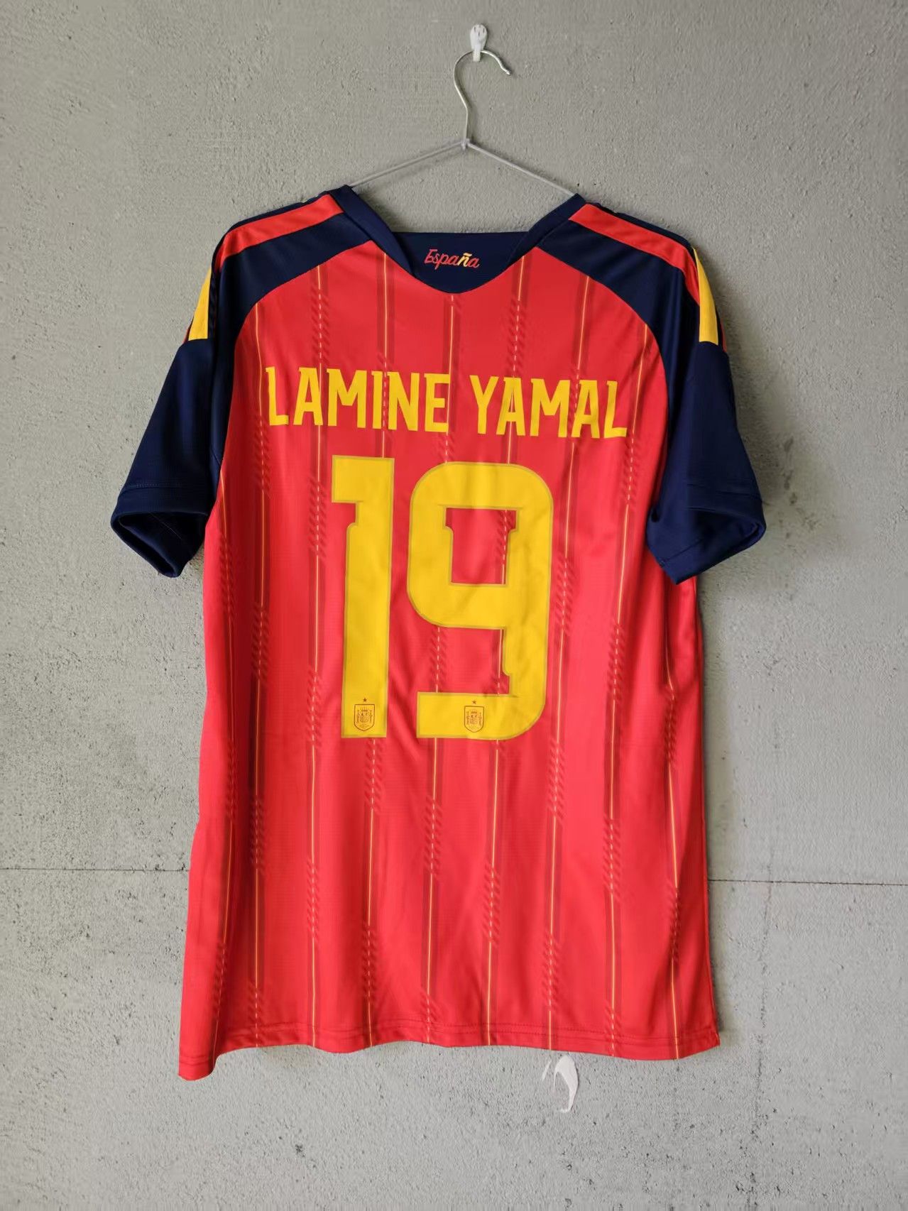 Nike 2025 26 Spain Lamine Yamal Jersey Home Size US L / EU 52-54 / 3 - 1 Thumbnail