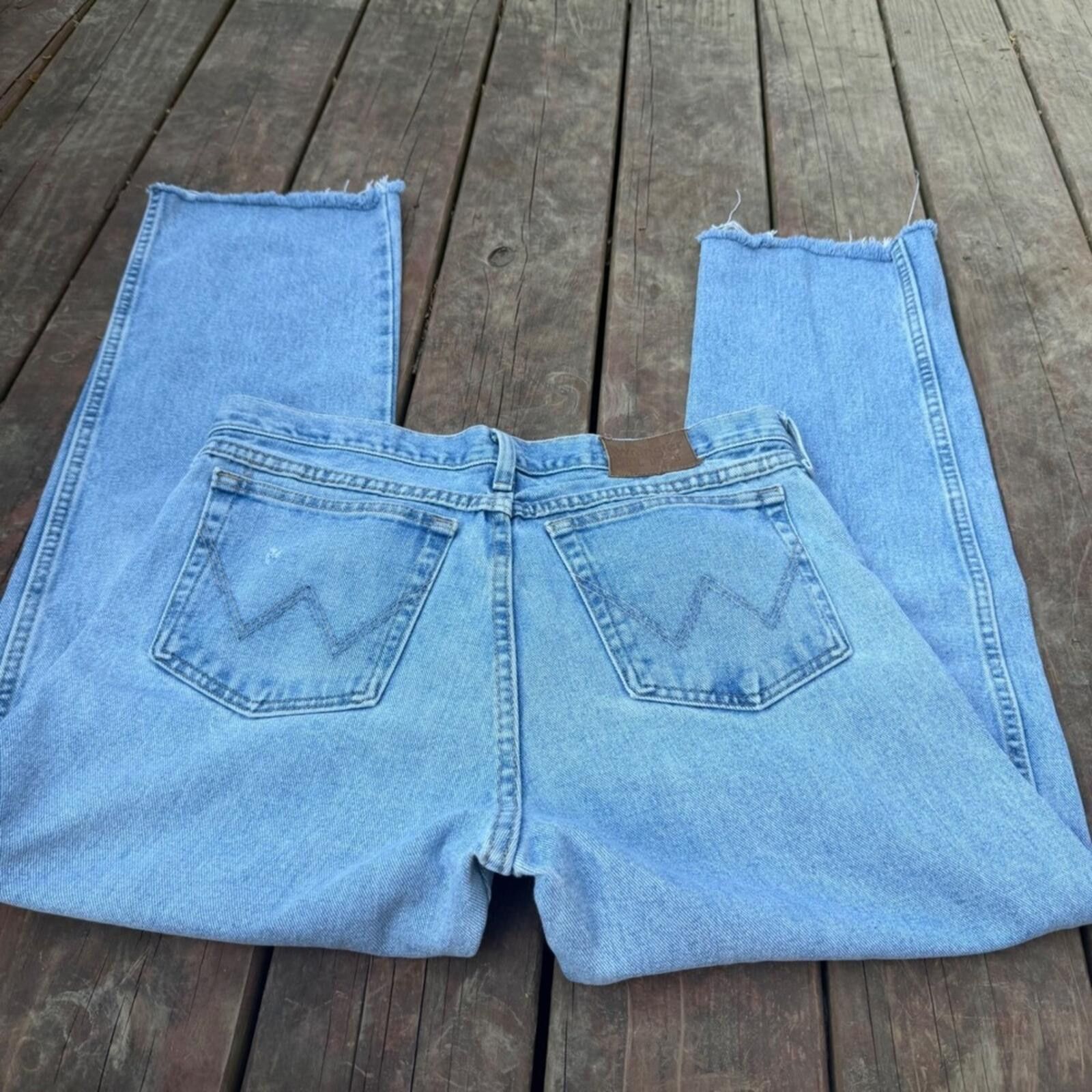 Wrangler Wrangler Blues Light Wash Straight Leg Raw Hem Denim Jeans Size US 30 / EU 46 - 4 Thumbnail