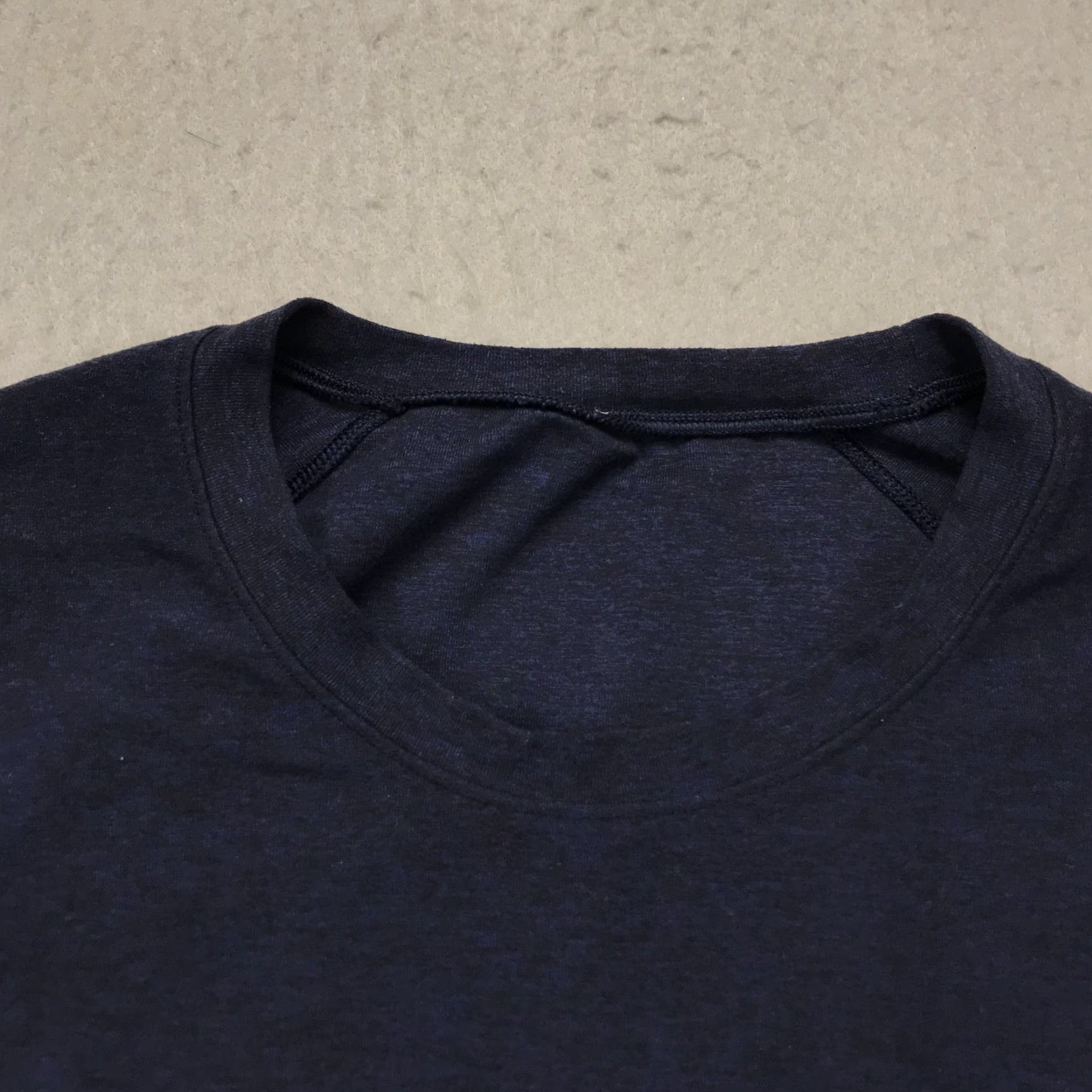 Lululemon Lululemon Shirt Mens M Blue Heather Surge Warm Crew Long Sleeve Gym Active Size US M / EU 48-50 / 2 - 3 Thumbnail