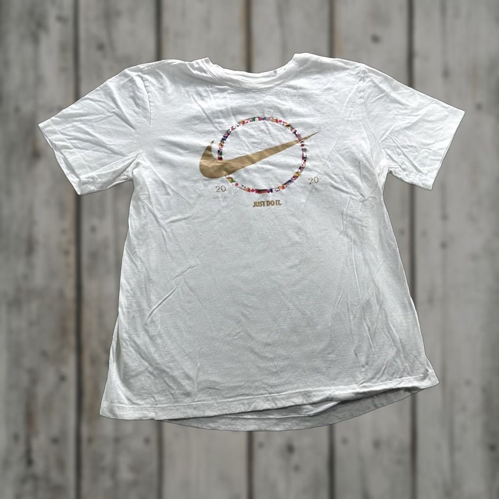 Nike Nike Shirt Mens XL White 2020 Just Do It World Flags Swoosh Graphic Tee Crewneck Size US XL / EU 56 / 4 - 1 Thumbnail