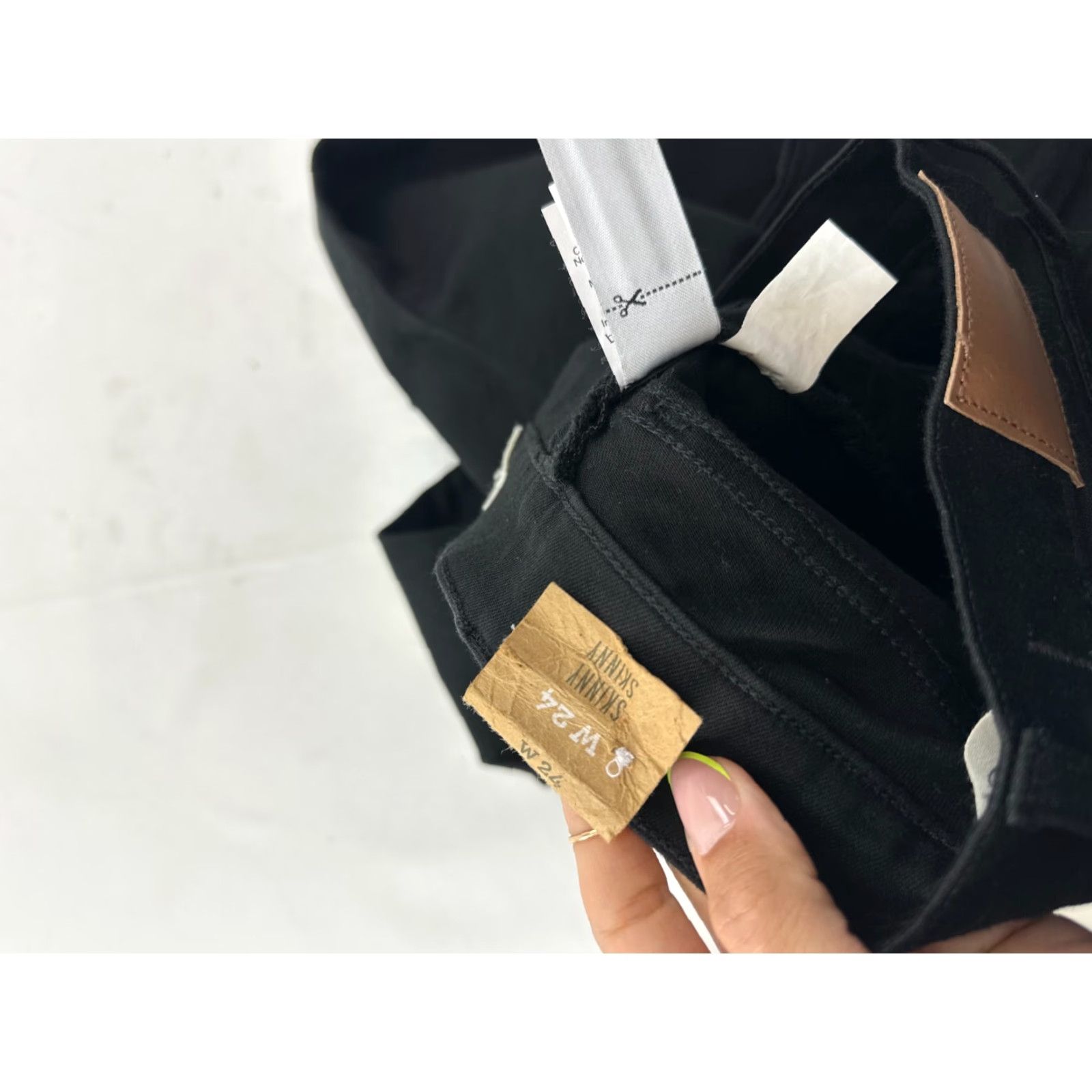 Madewell Madewell Jeans Womens 24W Black Denim 5-Pocket Skinny Stretch Low Rise 8 in Hip Size 42" / US 20 - 5 Thumbnail
