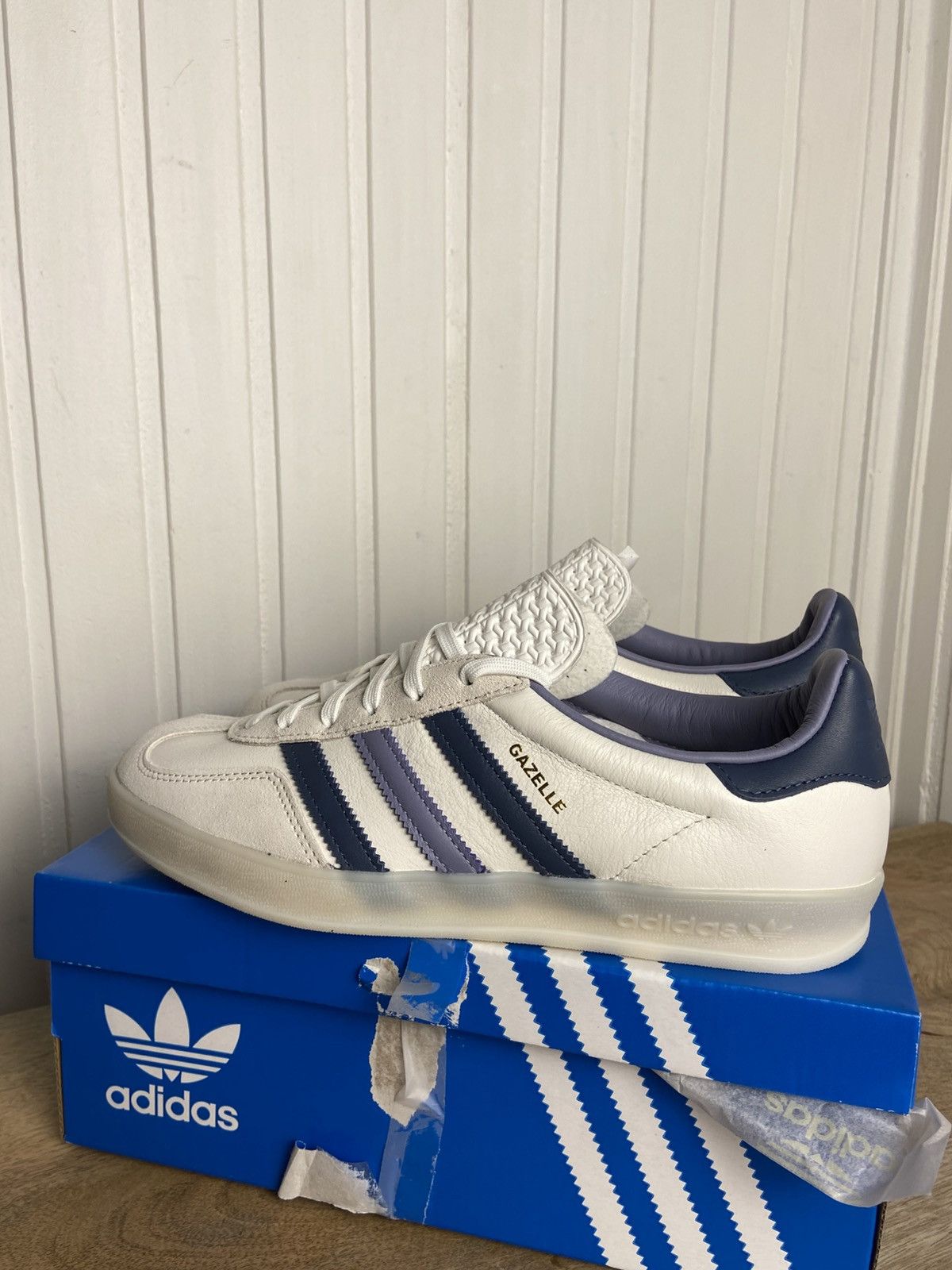 New adidas Gazelle Indoor White Preloved Ink Size 4,5US