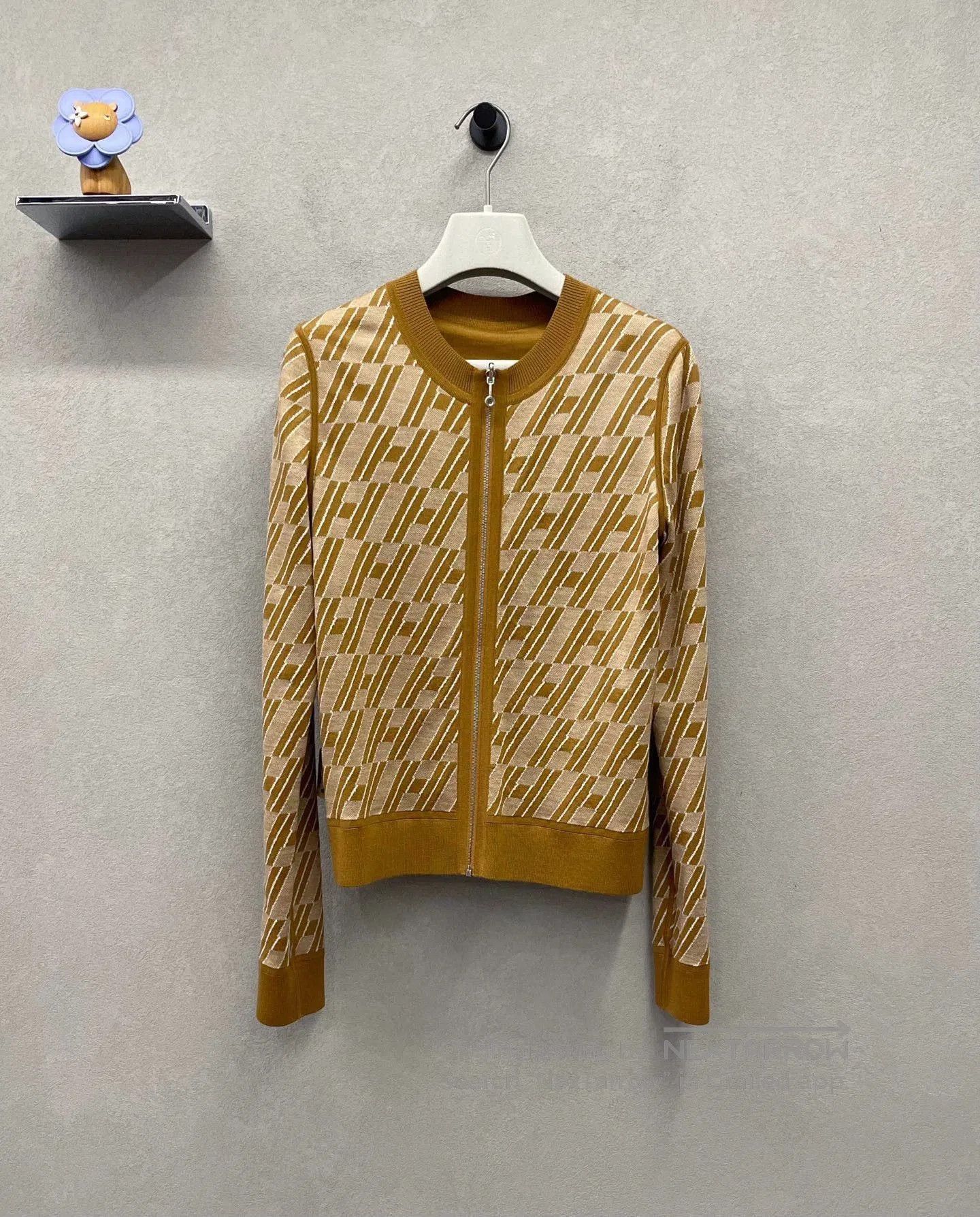 Hermes Hermes Caramel Zip-Up Cardigan. Size US S / EU 44-46 / 1 - 3 Thumbnail