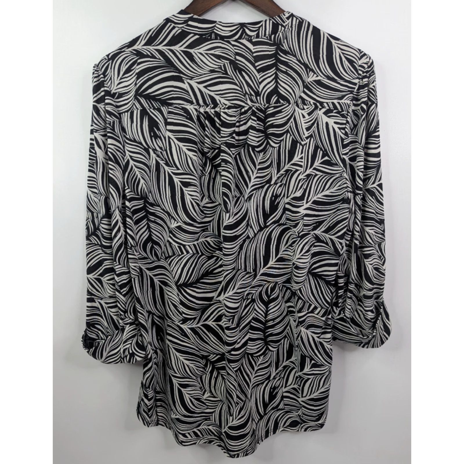 Vintage Cocomo Black White Swirled 3/4 Roll Tab Sleeve Button Top V-Neck Henley Sz Large Shirt Woman Blouse Casual Size L / US 10 / IT 46 - 3 Thumbnail