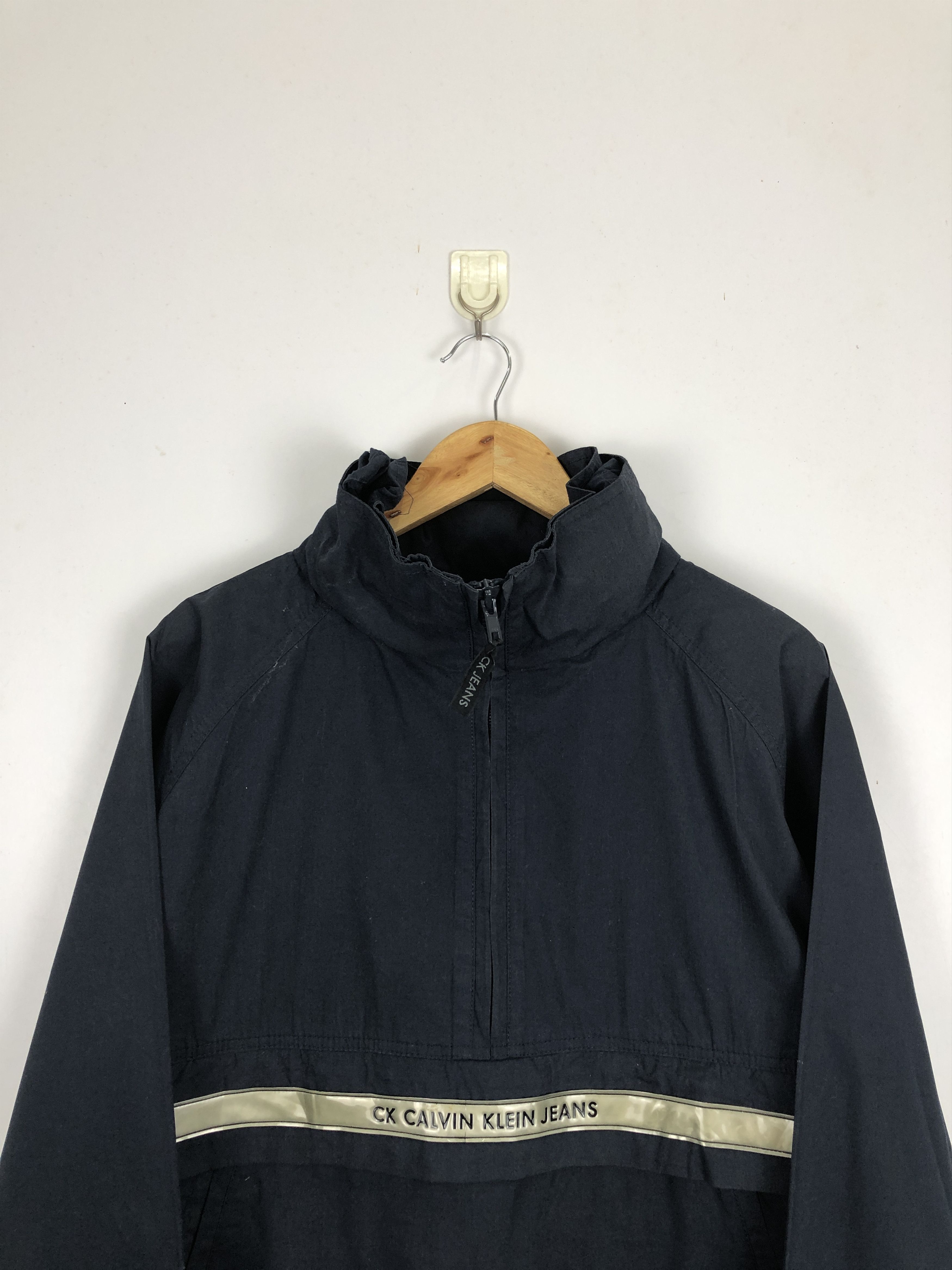 Calvin Klein Vintage Calvin Klein Windbreaker Zipper Light Jacket J1706 Size US M / EU 48-50 / 2 - 2 Thumbnail