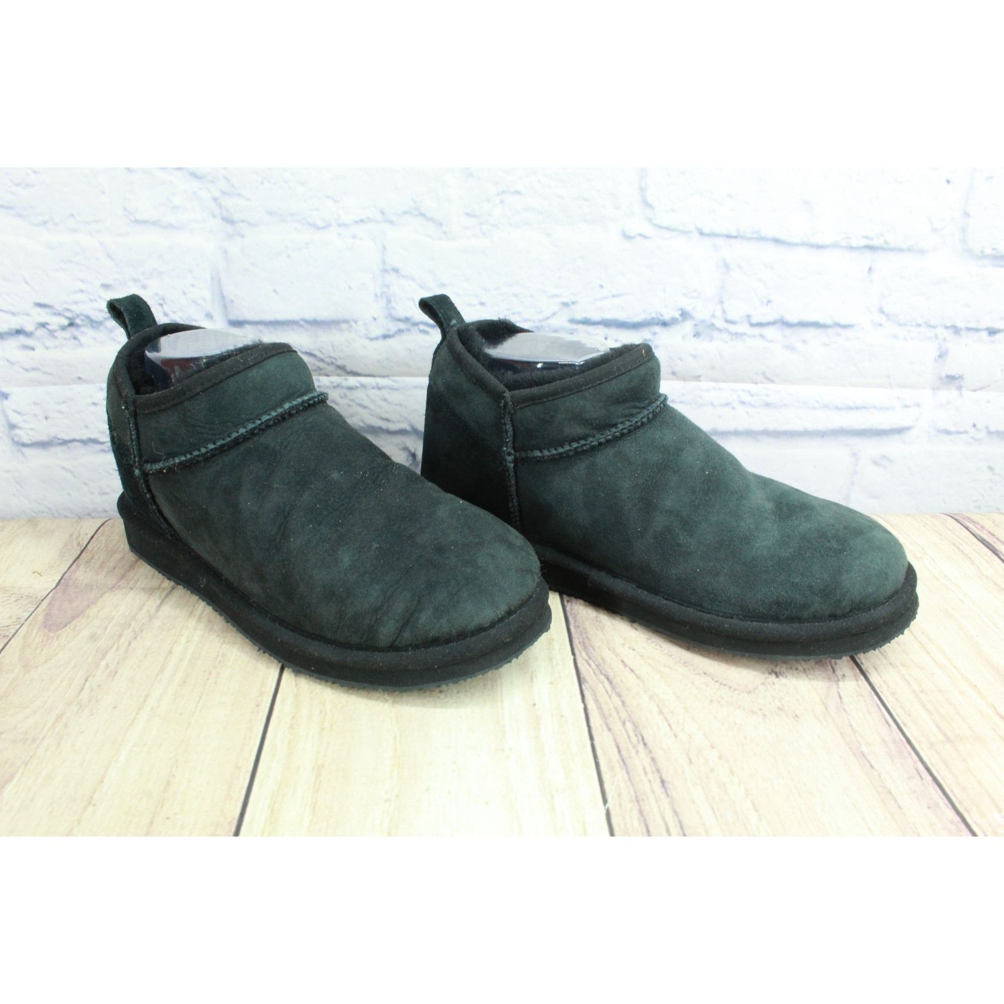 L.L. Bean LL Bean Women's Suede Wicked Good Shearling Lined Slipper Size US 7 / IT 37 - 3 Thumbnail