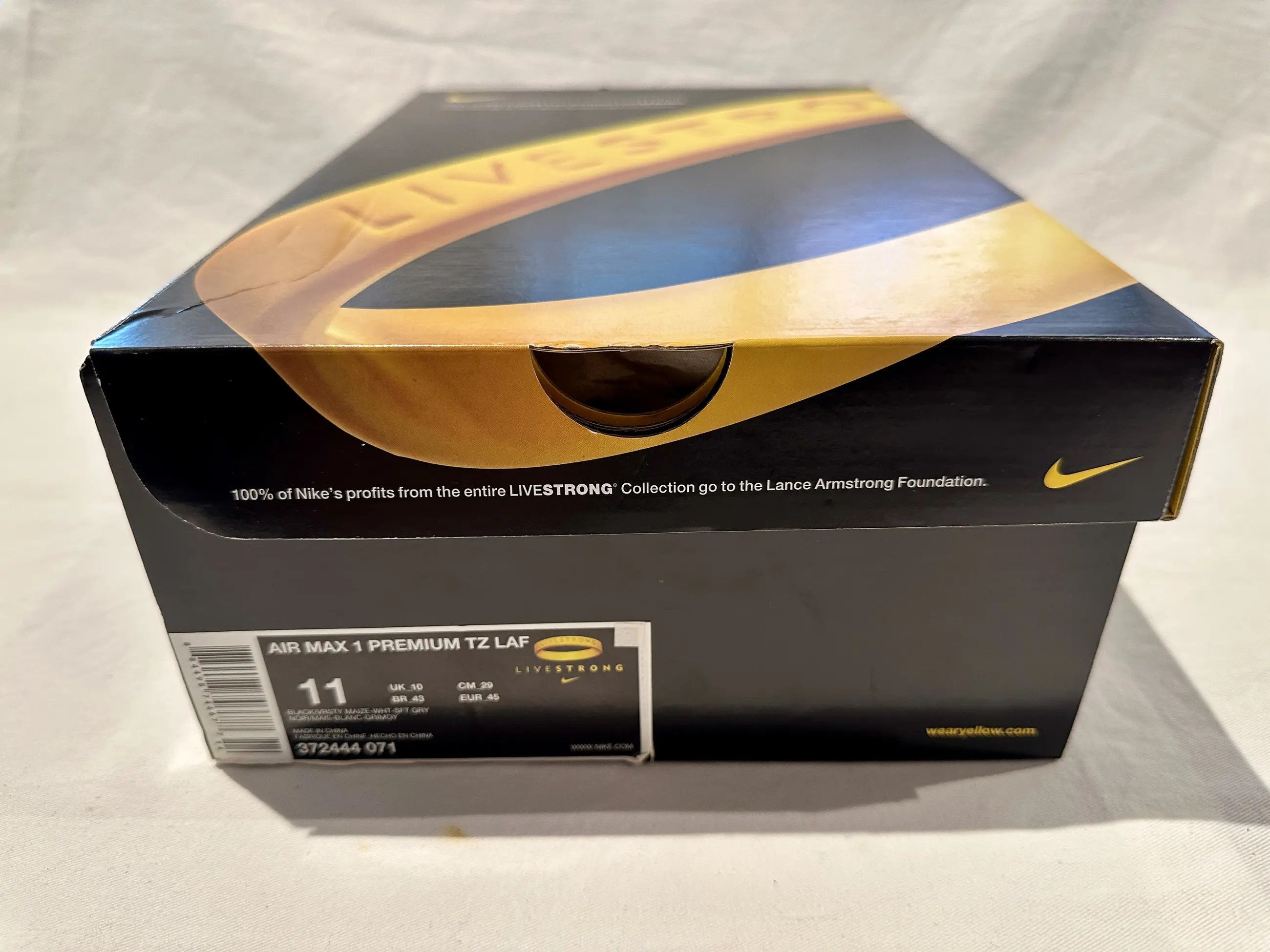 Nike BRAND NEW *RARE* NIKE AIR MAX 1 PREM TZ LAF LIVESTRONG SZ 11 Size US 11 / EU 44 - 9 Thumbnail