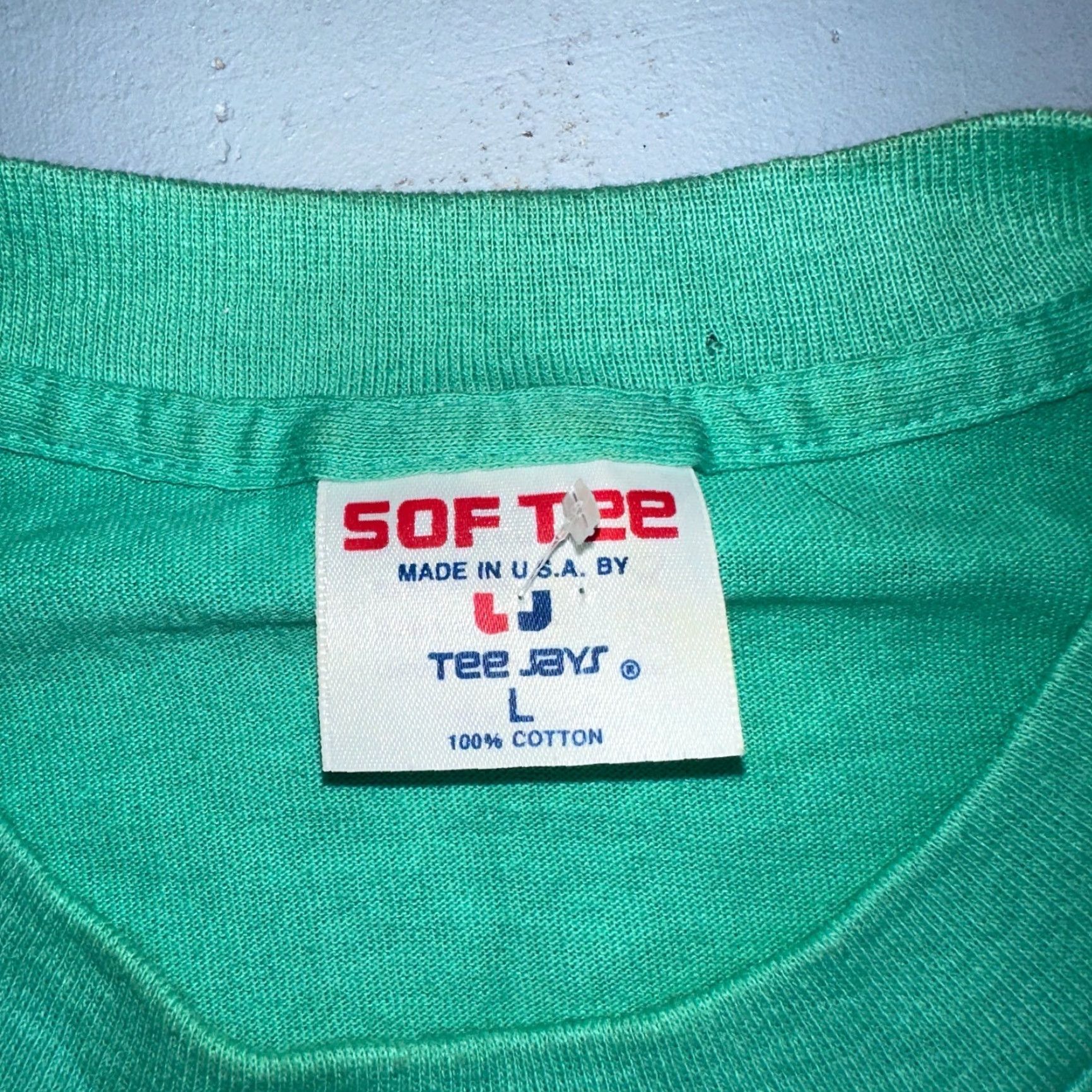 Vintage SHARKS Great White 80s VTG T Shirt Single Stitch Which Way Beach Funny Art Graph Shirt Men L Green Vintage 80s Size US L / EU 52-54 / 3 - 5 Thumbnail