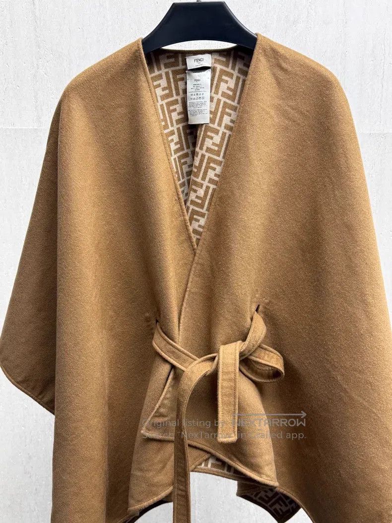 Fendi Fendi Detachable belt poncho shawl Size ONE SIZE - 2 Thumbnail