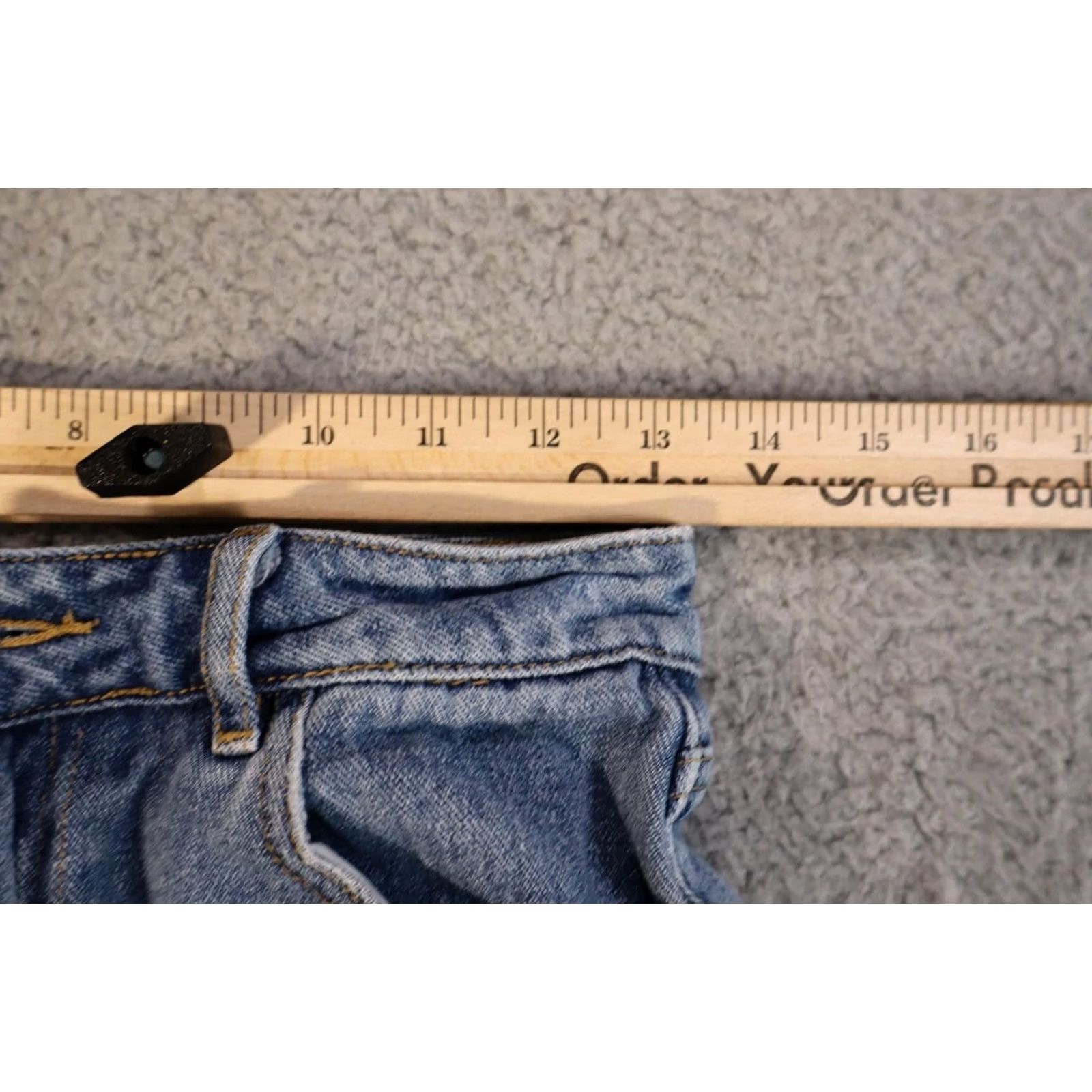 Pacsun Pacsun Mom Short Women's 24 Blue Denim Distressed Frayed Hem Casual Festival Regular Size 24 Inseam 2.25 in. Cotton Blend Denim Women PacSun Shops Size 42" / US 20 - 4 Thumbnail