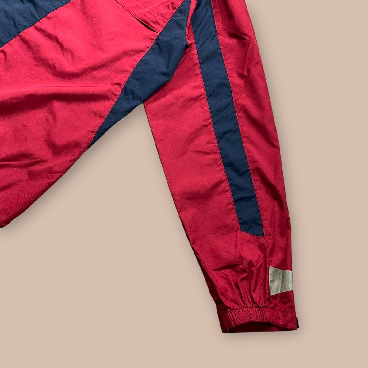 Nike Nike Windbreaker USA Track&Field Y2K Olympic Red Jacket Size US L / EU 52-54 / 3 - 17 Thumbnail