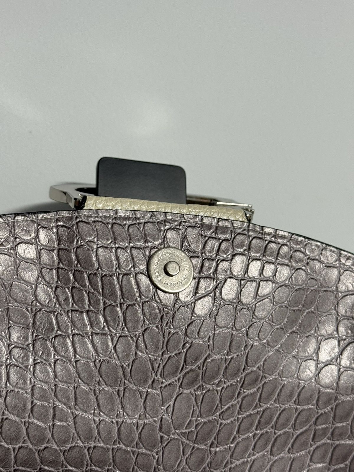 Guess Vintage Guess Y2K 2000s Beige Monogram Cross Body Bag Size ONE SIZE - 8 Thumbnail