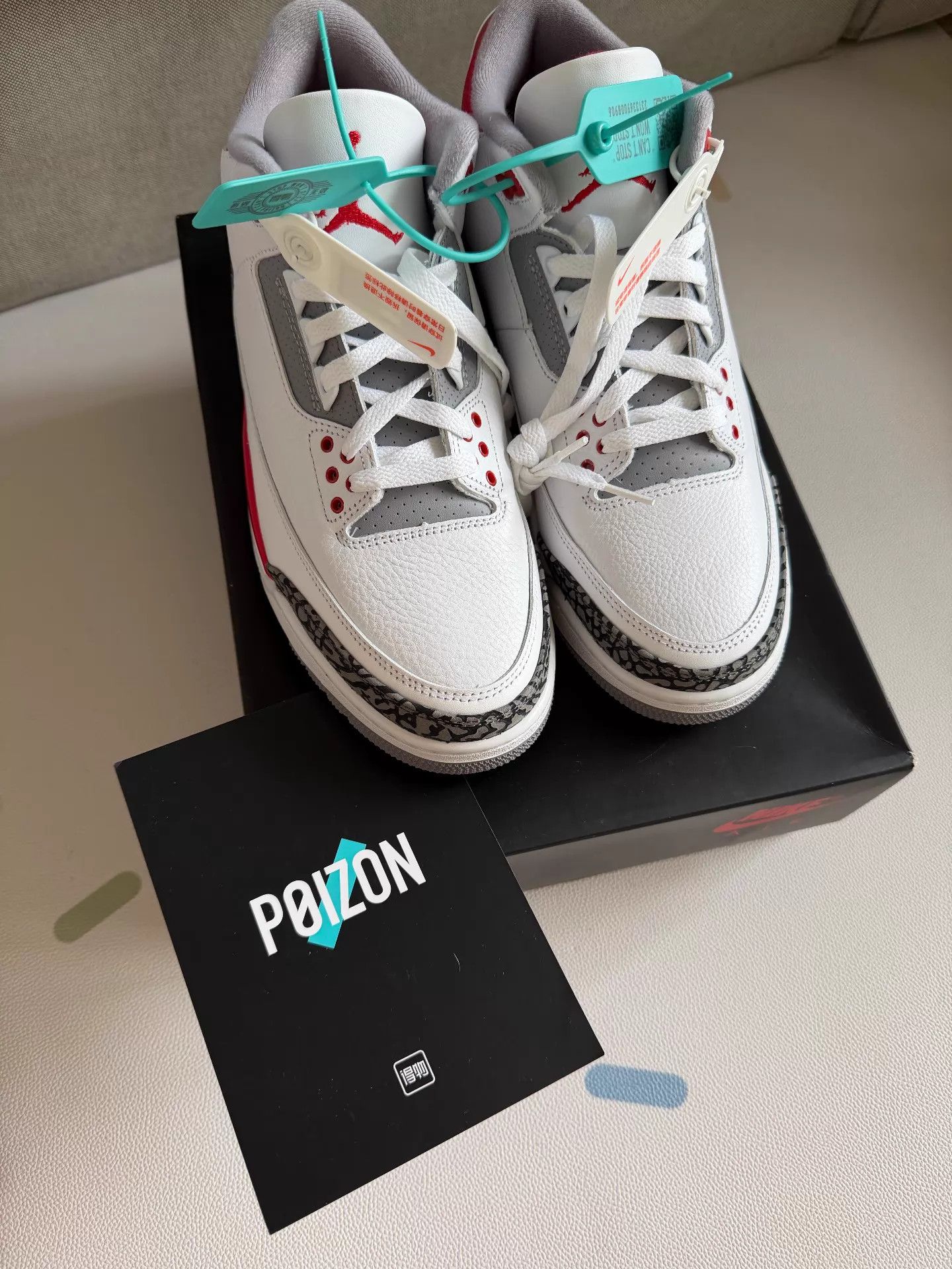 Nike Jordan 3 Retro 'Fire Red' Mid Unisex Basketball Shoe 2022 Size US 10.5 / EU 43-44 - 1 Thumbnail
