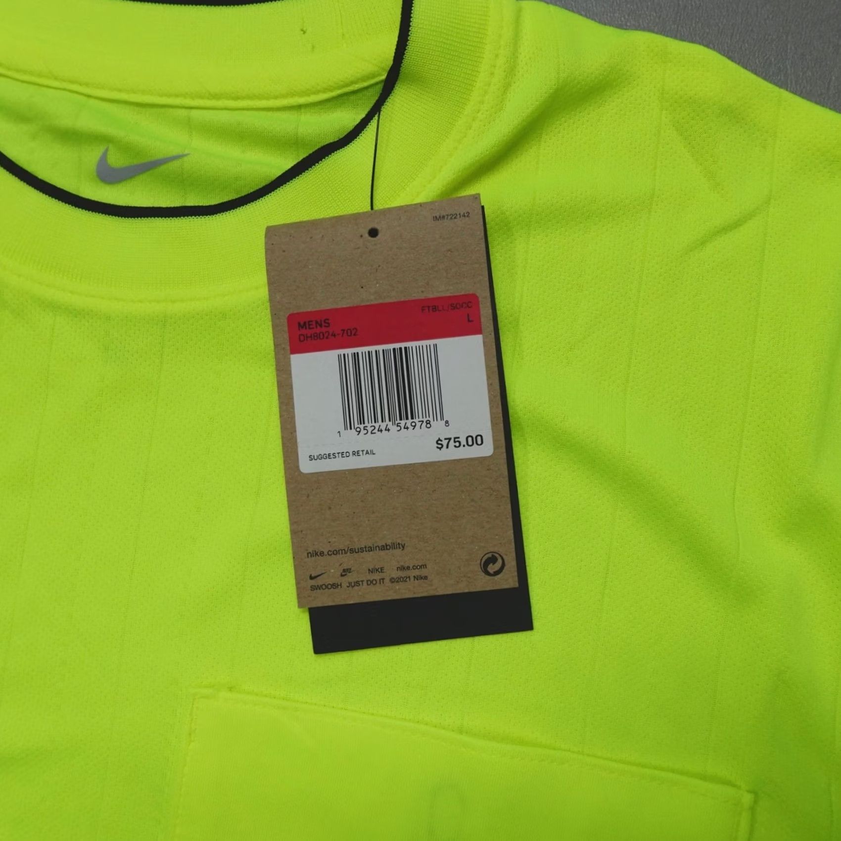 Nike Nike Dri-Fit Referee Pocket Shirt Slim Fit Men's L SS Safety Yellow Nike Dri-FIT DH8024-702 Size US L / EU 52-54 / 3 - 4 Thumbnail