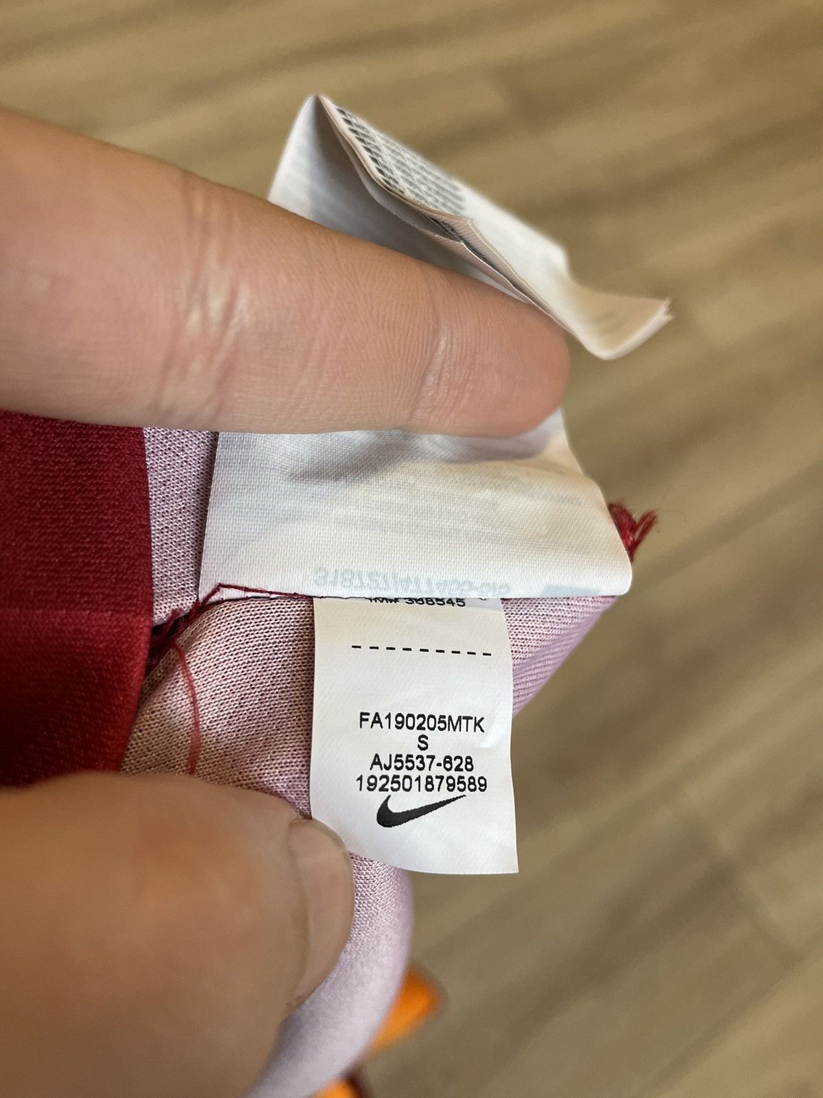 Nike GALATASARAY 2019 2020 HOME FOOTBALL SHIRT SOCCER JERSEY NIKE Size US S / EU 44-46 / 1 - 8 Thumbnail