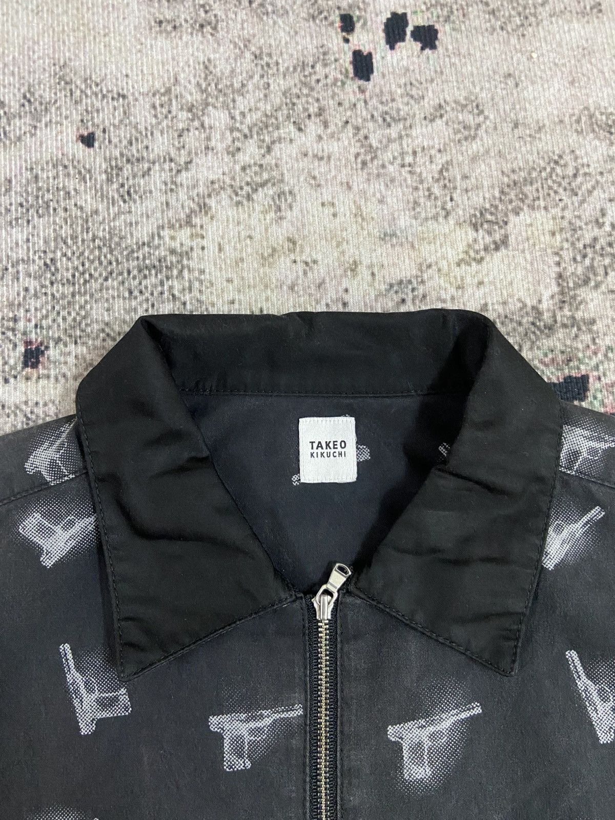 Takeo Kikuchi 🔥2000s Takeo Kikuchi Gun Print Zip Jacket Size US M / EU 48-50 / 2 - 4 Thumbnail