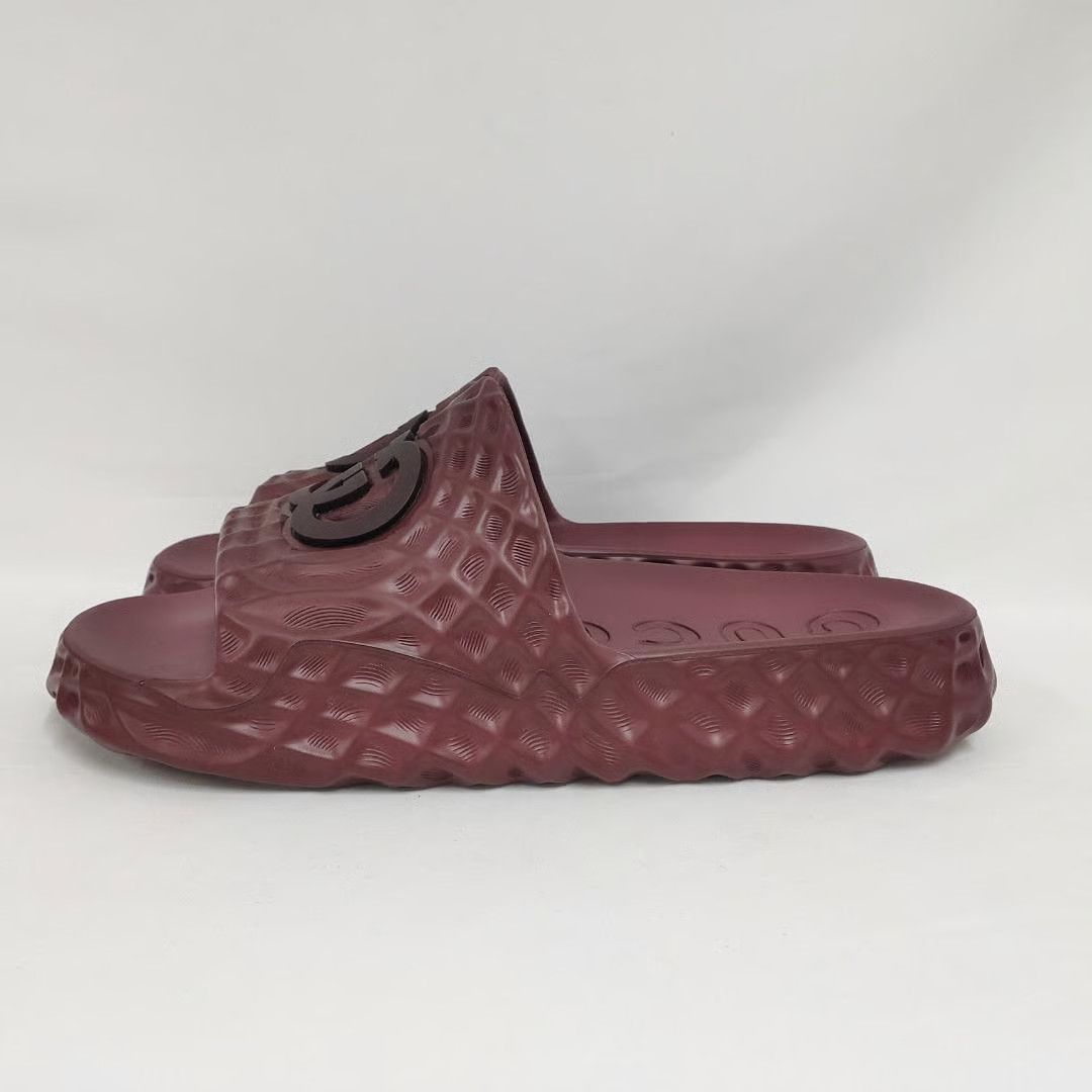 Gucci o1mt1gz0825 M Water Ripple Slide Rubber in Dark Brown Size US 9.5 / EU 42-43 - 2 Thumbnail