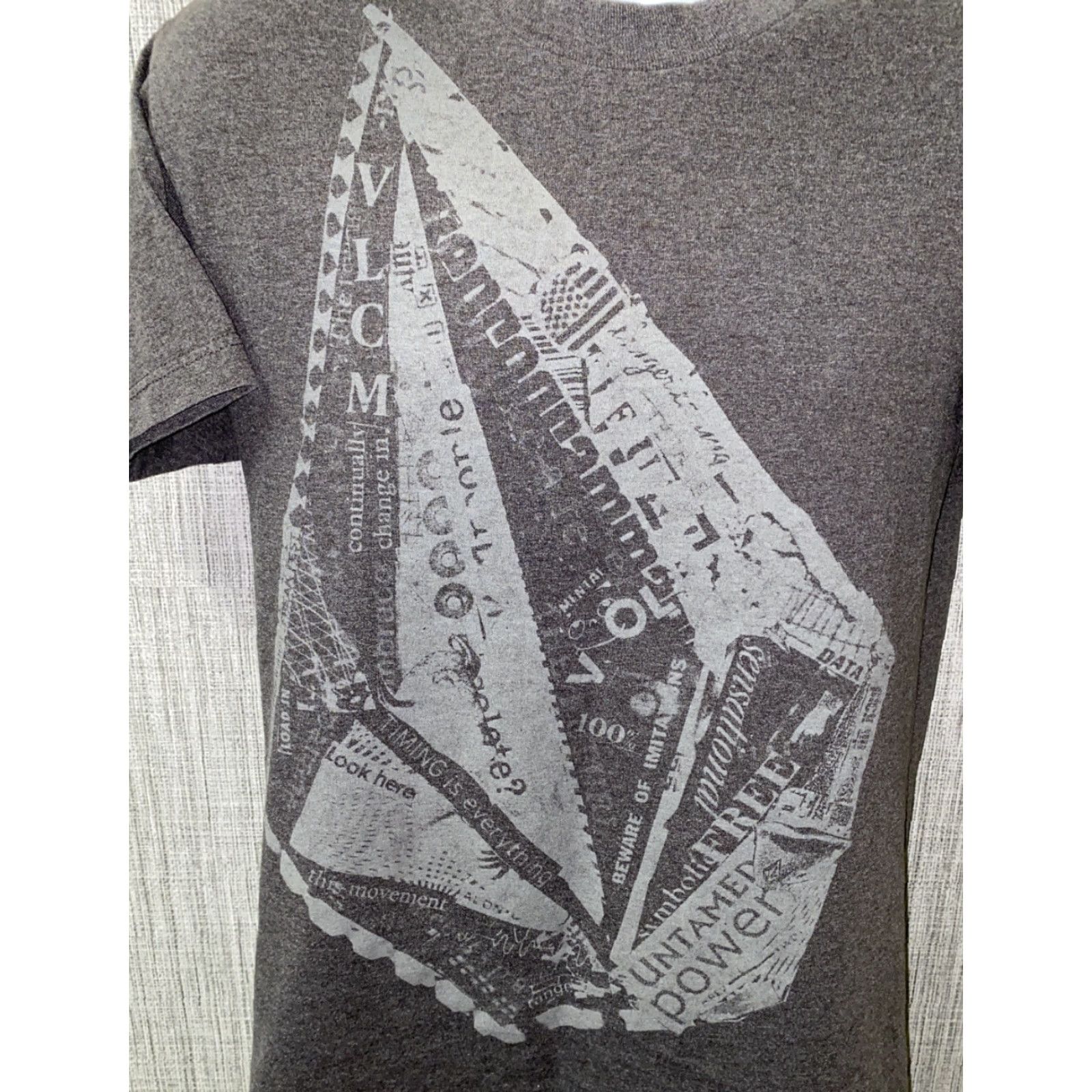 Volcom VINTAGE Volcom Men's Gray Short Sleeve Graphic T-Shirt Size Medium Size US M / EU 48-50 / 2 - 3 Thumbnail