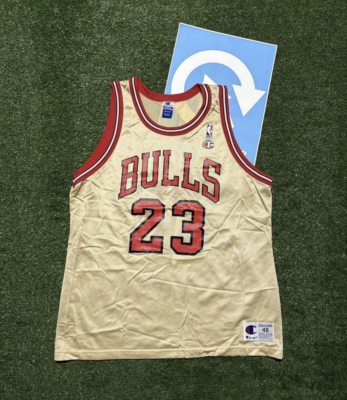 Champion VINTAGE RARE CHICAGO BULLS CHAMPION MICHAEL JORDAN JERSEY Size US XL / EU 56 / 4 - 1 Thumbnail
