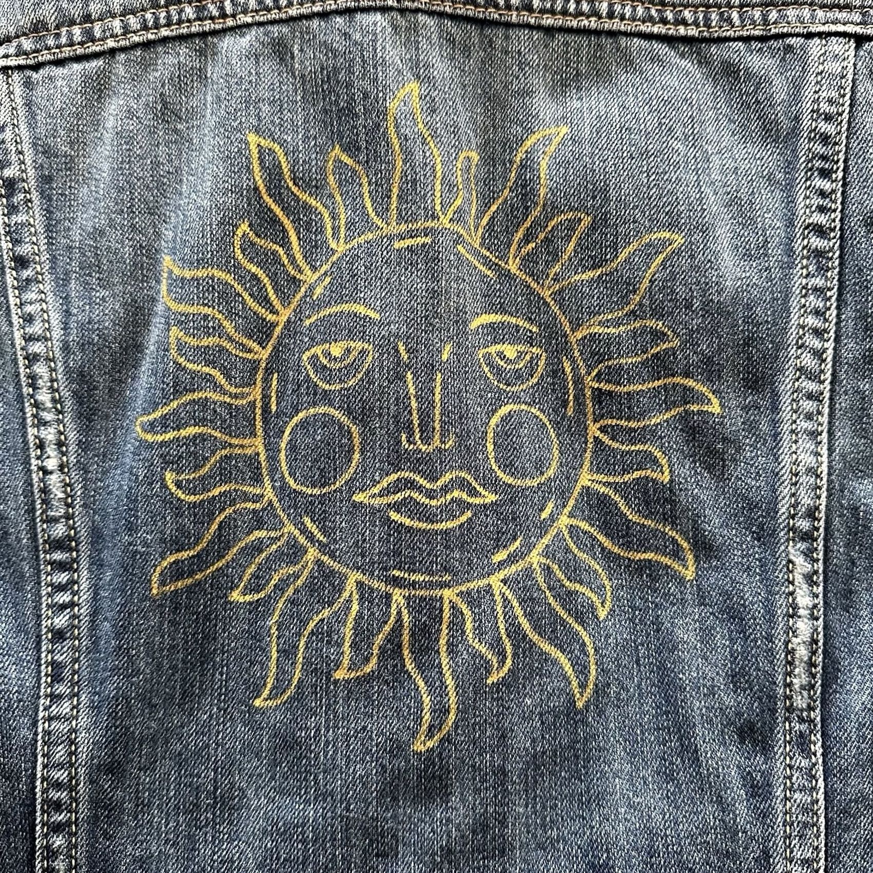 American Eagle Outfitters VINTAGE American Eagle Outfitters Denim Jacket Women’s L AE Trucker Jean Sun Face Print Jacket Size 36" / US 14 / IT 50 - 5 Thumbnail