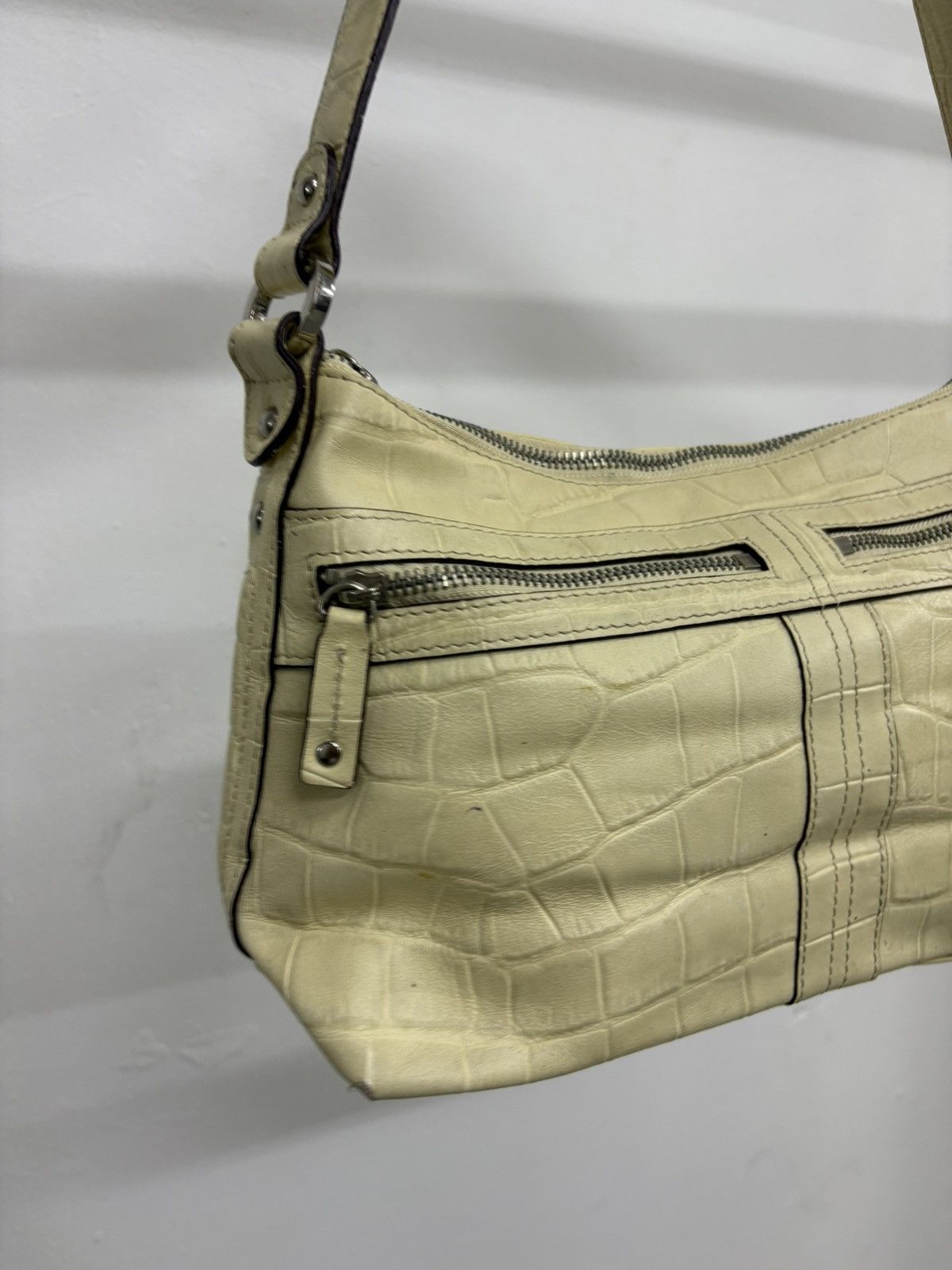 Genuine Leather Vintage Tignanello Ivory Green Leather Bag Y2k Diesel style Size ONE SIZE - 2 Thumbnail
