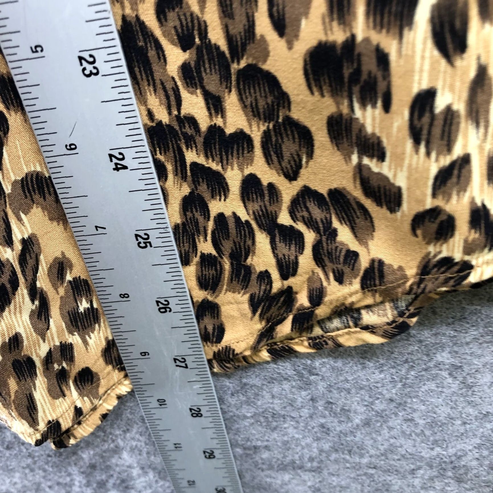 Vintage Vintage Lizwear Leopard Print Shirt Womens S Long Sleeve Rayon Button Down Size S / US 4 / IT 40 - 6 Thumbnail