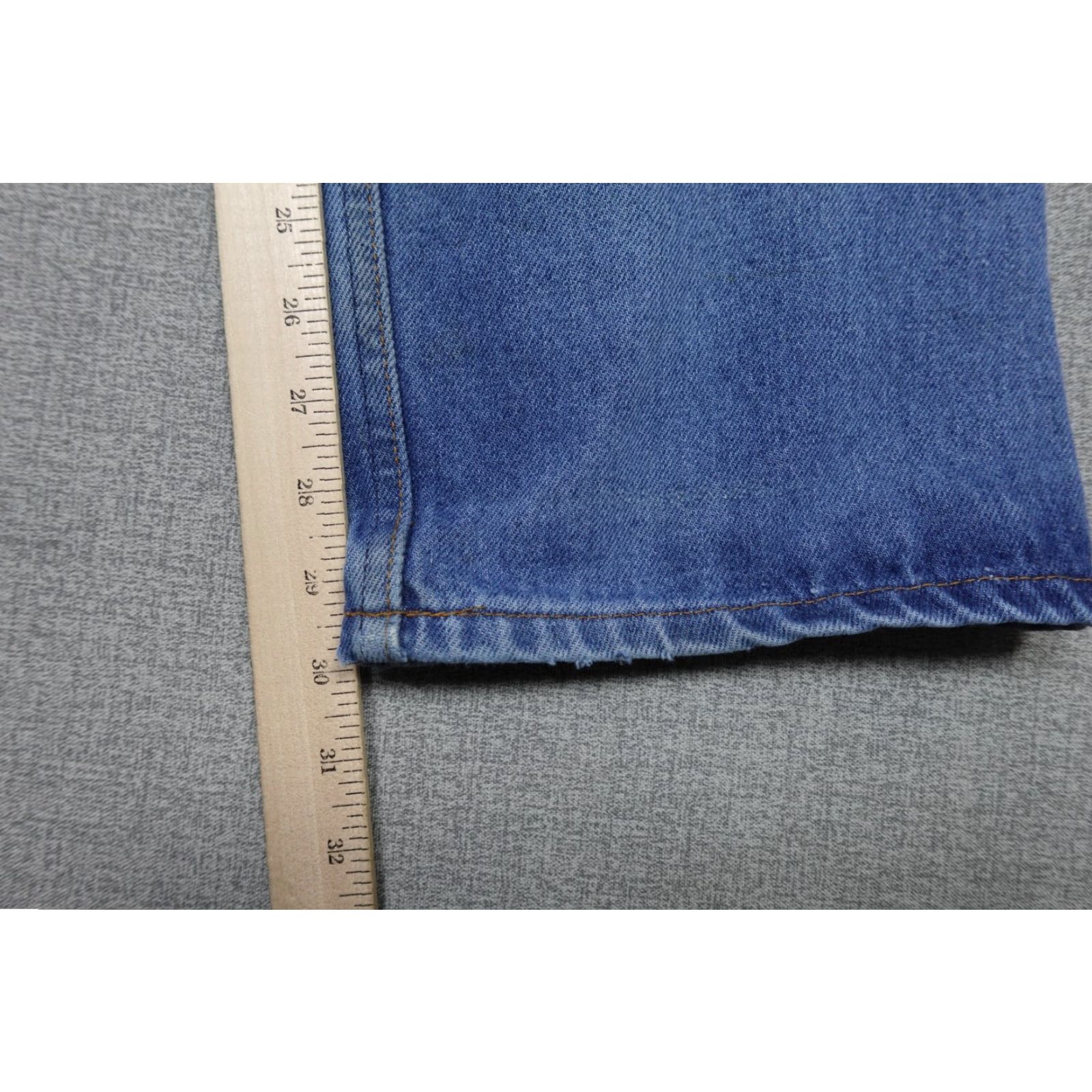 Levi's VINTAGE Levi's Jeans Mens 36x30 Blue Relaxed Fit Light Wash Western Cowboy Retro Levi's 550 Jeans Mens 36 Blue Relaxed Size US 36 / EU 52 - 7 Thumbnail