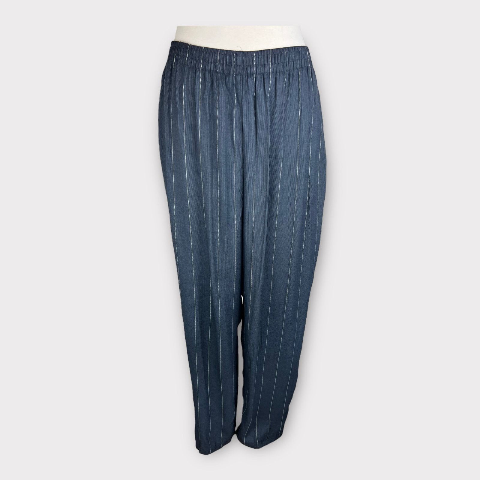 Vintage City Triangle | Vintage Y2K Stripe Wide Leg Pants | Size 7 Size 30" / US 8 / IT 44 - 4 Thumbnail