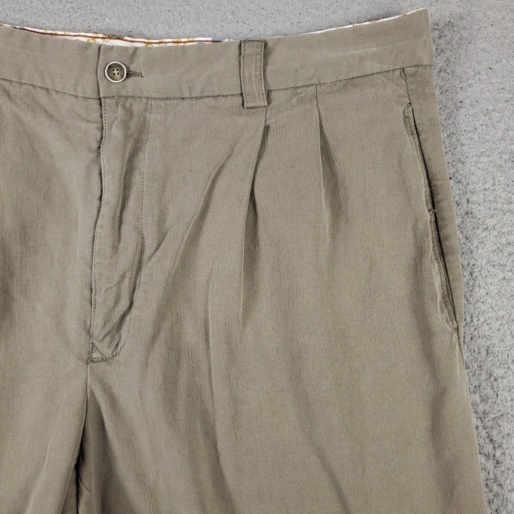 Tommy Bahama VINTAGE Tommy Bahama Shorts Men's Size 36 Beige Silk Casual Pleated Chinos Mens Size US 36 / EU 52 - 3 Thumbnail