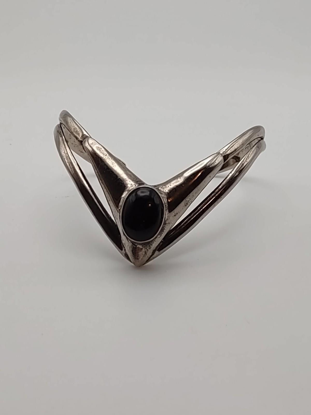 The Unbranded Brand Sterling Silver Black Onyx Cuff Bracelet Heavy Modern Size ONE SIZE - 1 Thumbnail