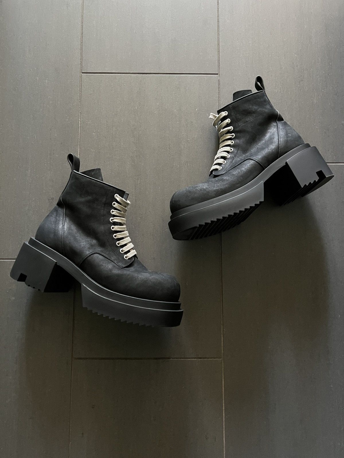 Rick Owens × Rick Owens Drkshdw Rick Owens Suede Laced Zip Rick Owens × Rick Owens Drkshdw Rick Owens Suede Laced Zip