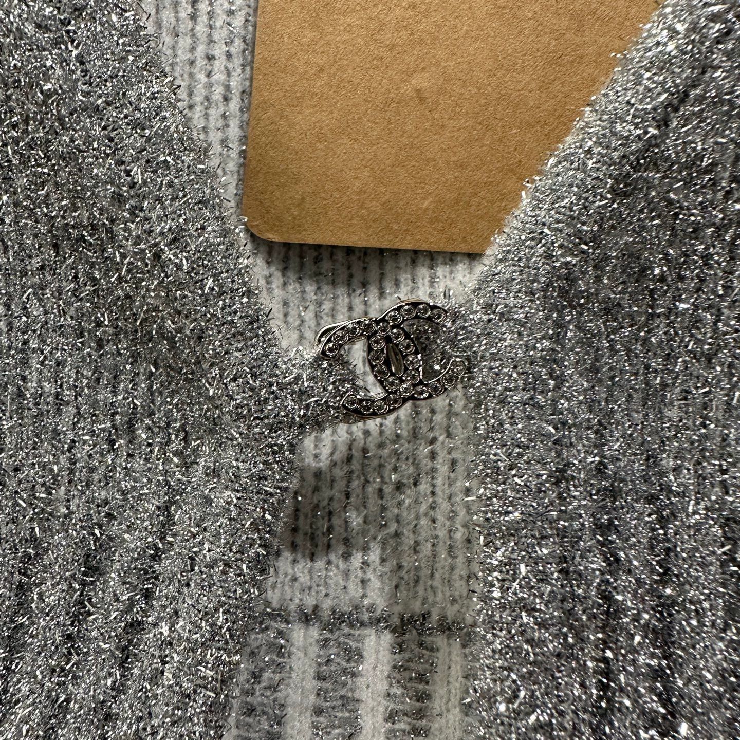 Chanel Chanel22A may280 SilverThread CrystalButton KnitCardi Size S / US 4 / IT 40 - 6 Thumbnail