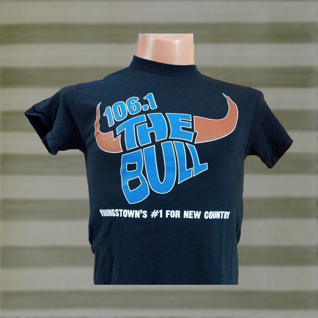 Gildan THE BULL Country Radio t Shirt Adult SM Youngstown Ohio 106.1 MUSIC ROCKABILLY Size US S / EU 44-46 / 1 - 1 Thumbnail