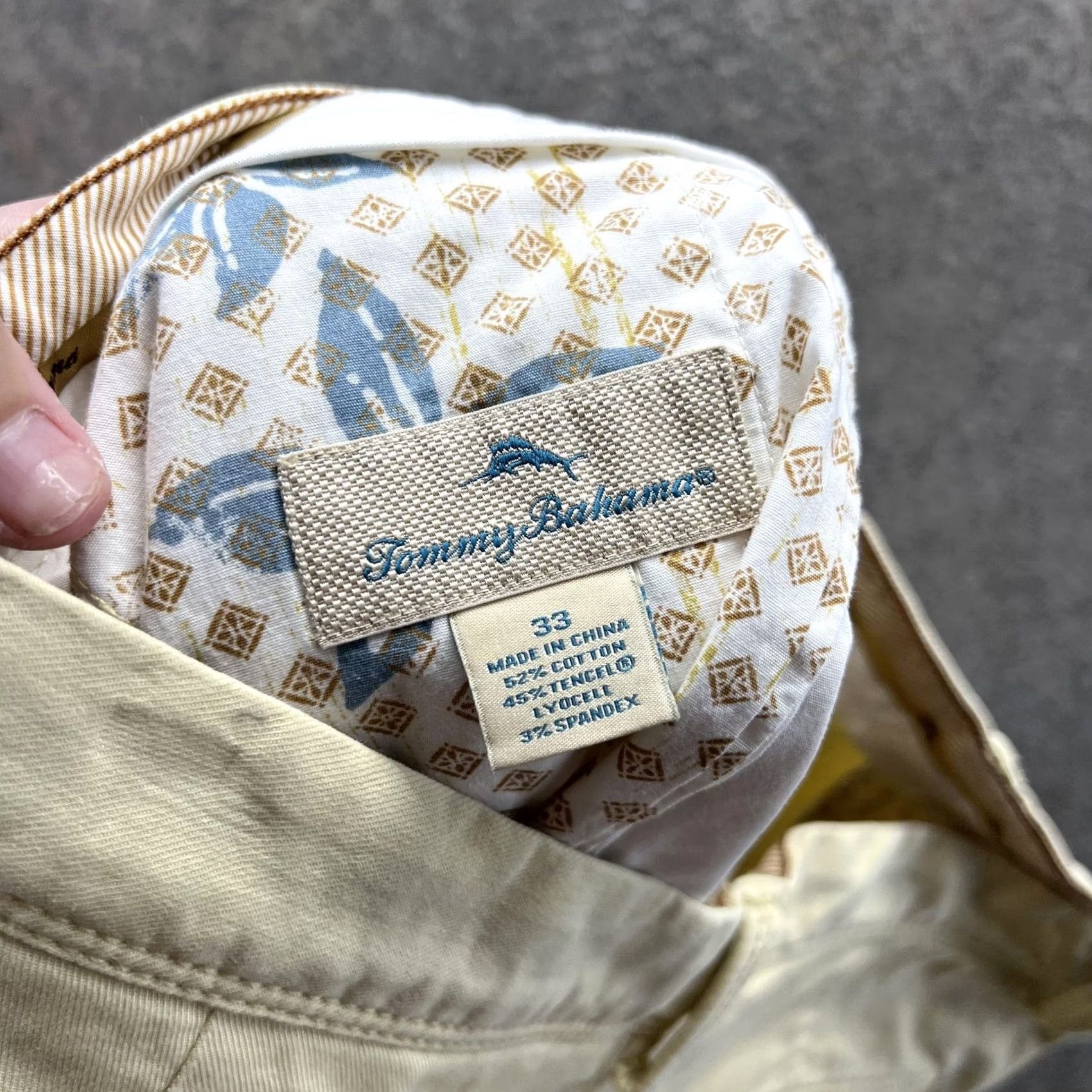Tommy Bahama Tommy Bahama Shorts Mens 33 Beige Stretch Chino Flat Front Casual 10 Inseam Mens 33 Beige Stretch Chino Flat Front Casual 10 Inseam Size US 33 - 2 Thumbnail