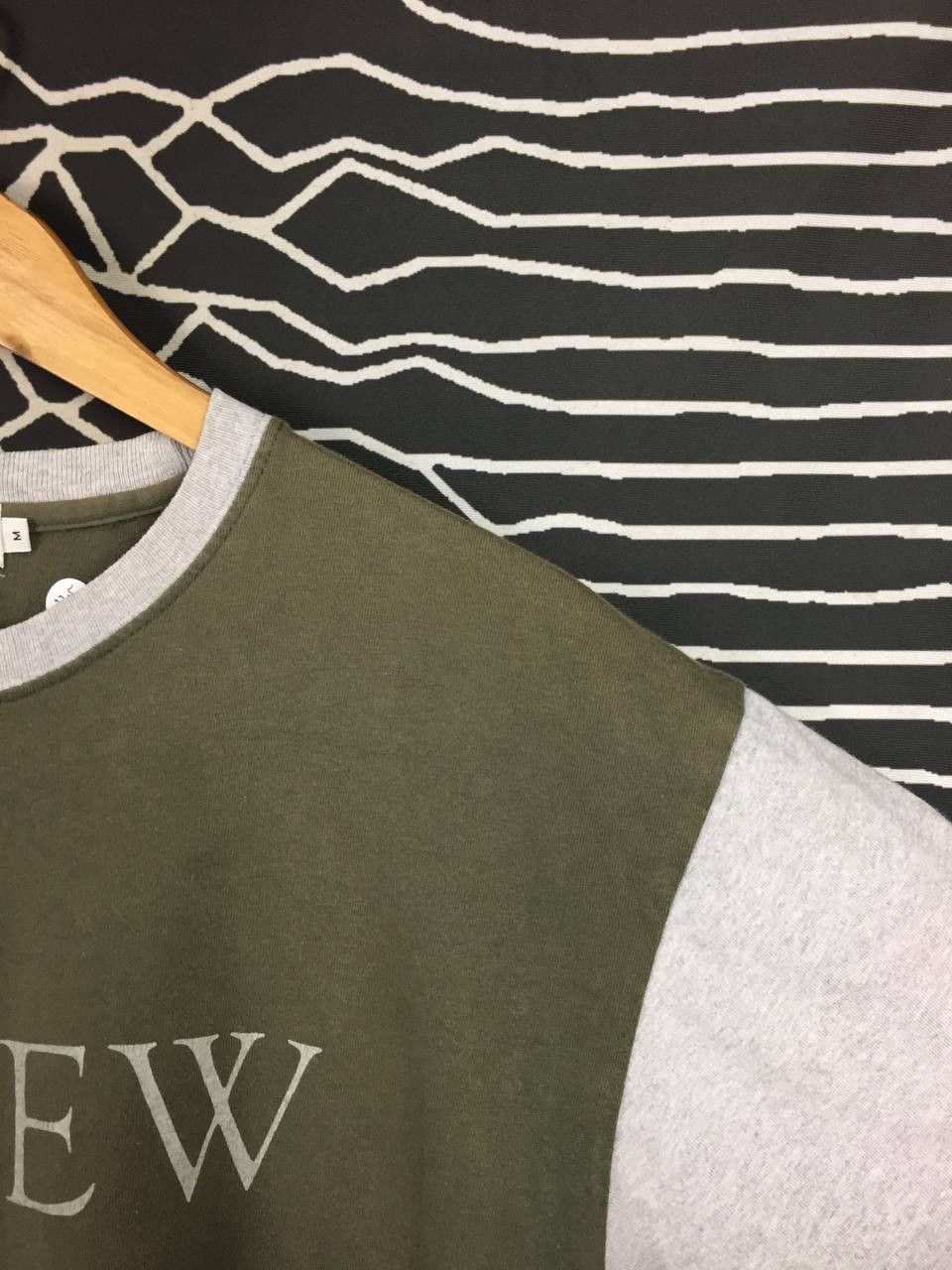 J.Crew Vtg J.Crew Made In Usa Retro Style Two-Tone Spell Out Tee Size US M / EU 48-50 / 2 - 5 Thumbnail