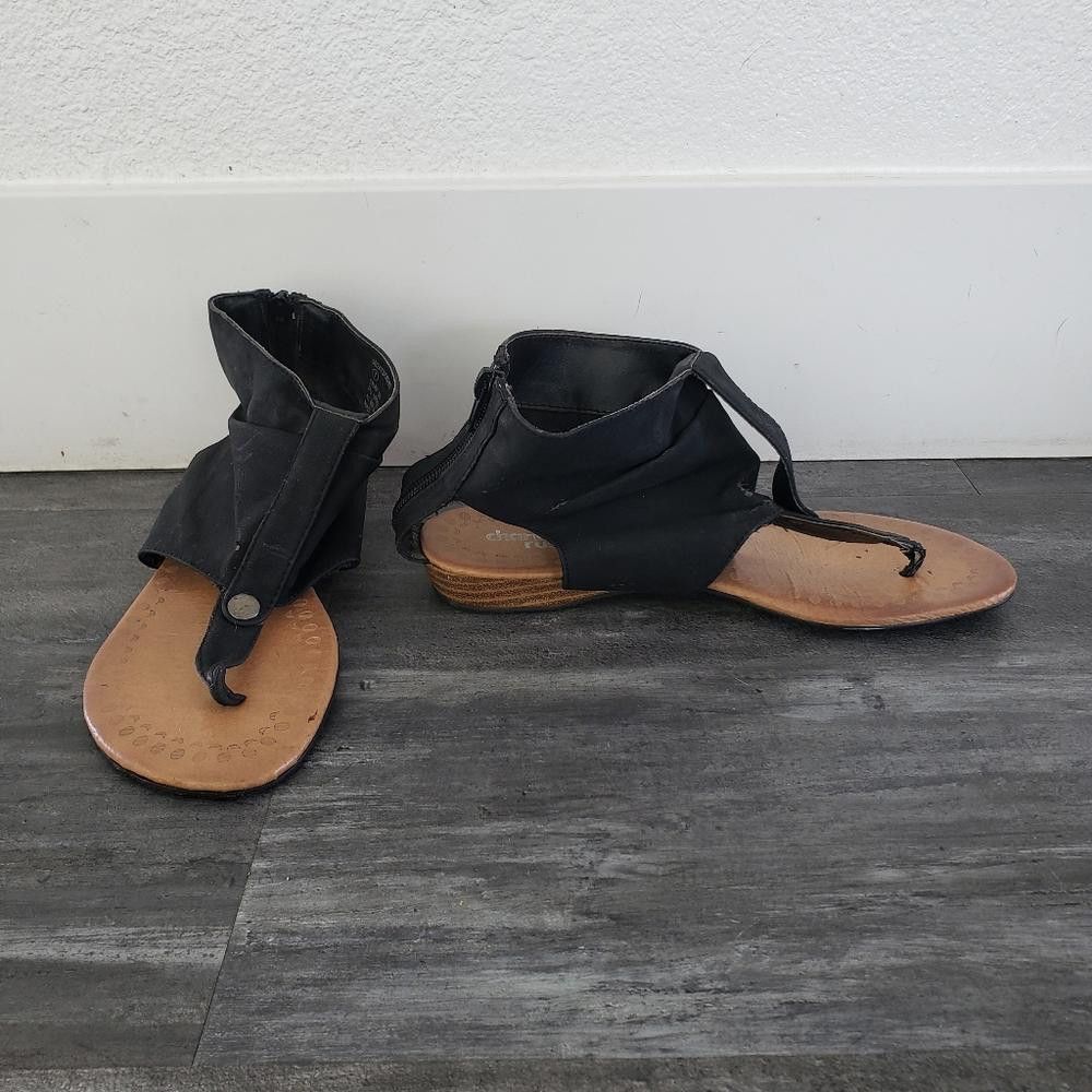Designer Black Charlotte Russe Snap Sandal Size US 7 / IT 37 - 2 Thumbnail