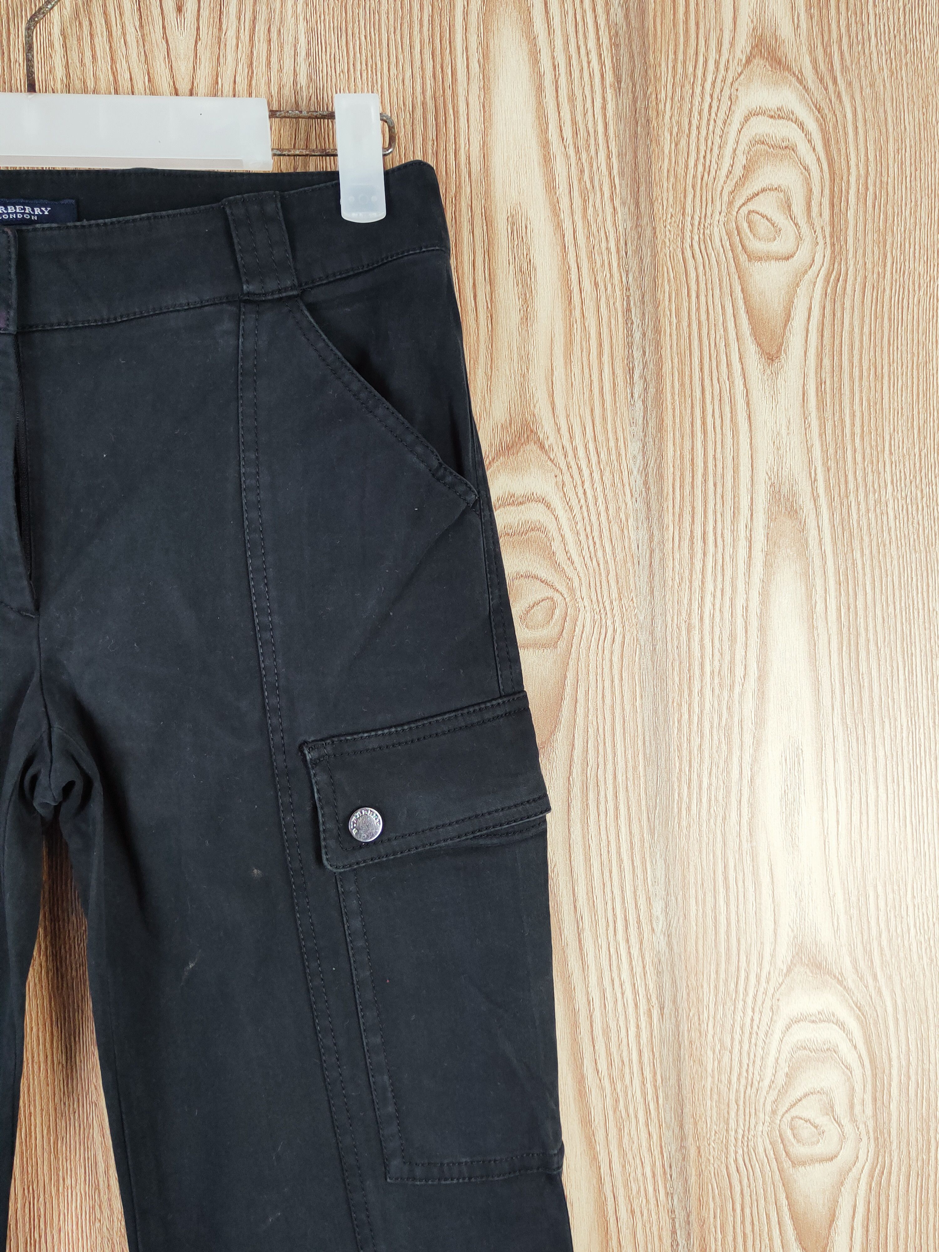 Burberry Burberry Black Multipocket Tactical Cargo Pants #W094 Size 27" / US 4 / IT 40 - 5 Thumbnail