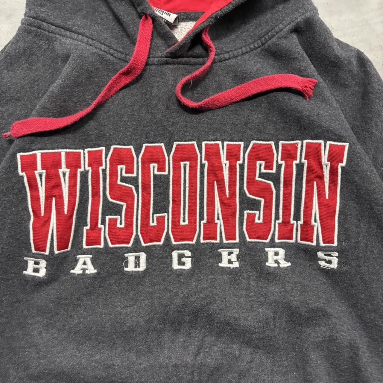 Vintage Crazy Vintage Y2K/2000s University of Wisconsin Badgers Grey College Essential Stadium Hoodie! Size US XL / EU 56 / 4 - 2 Thumbnail