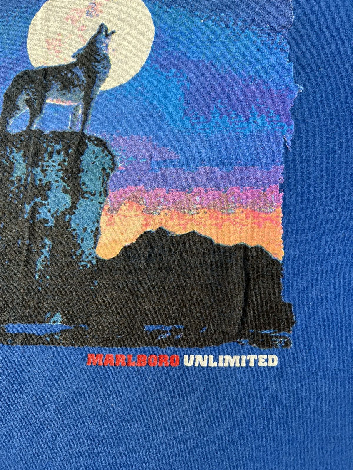 Marlboro Vintage 90s Marlboro Unlimited Wolf Pocket Blue T-shirt Size US XL / EU 56 / 4 - 13 Thumbnail