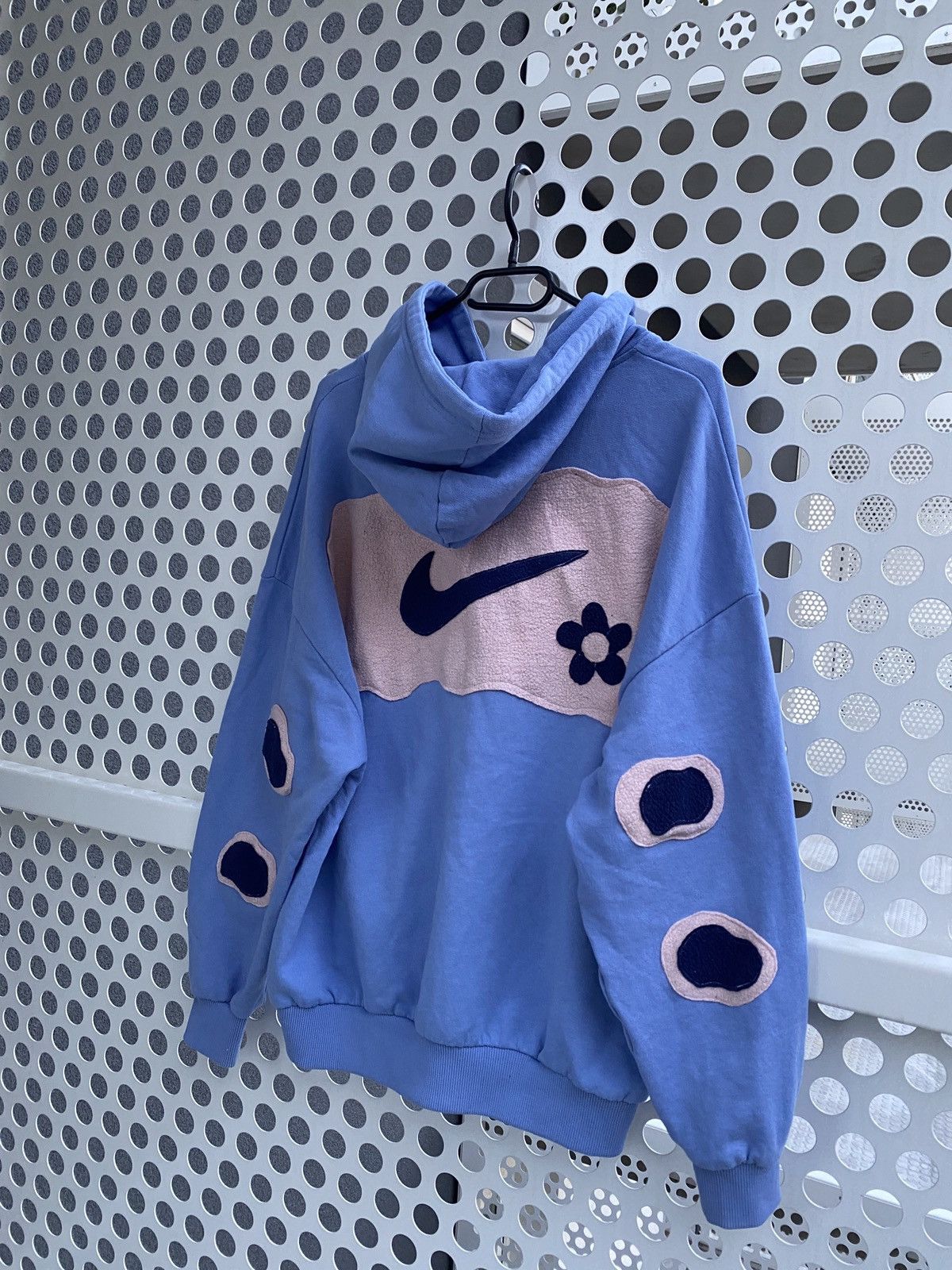 Nike × Vintage Vintage Nike Custom Center Swoosh Oversize Hoodie Y2K rare Size US S / EU 44-46 / 1 - 4 Thumbnail