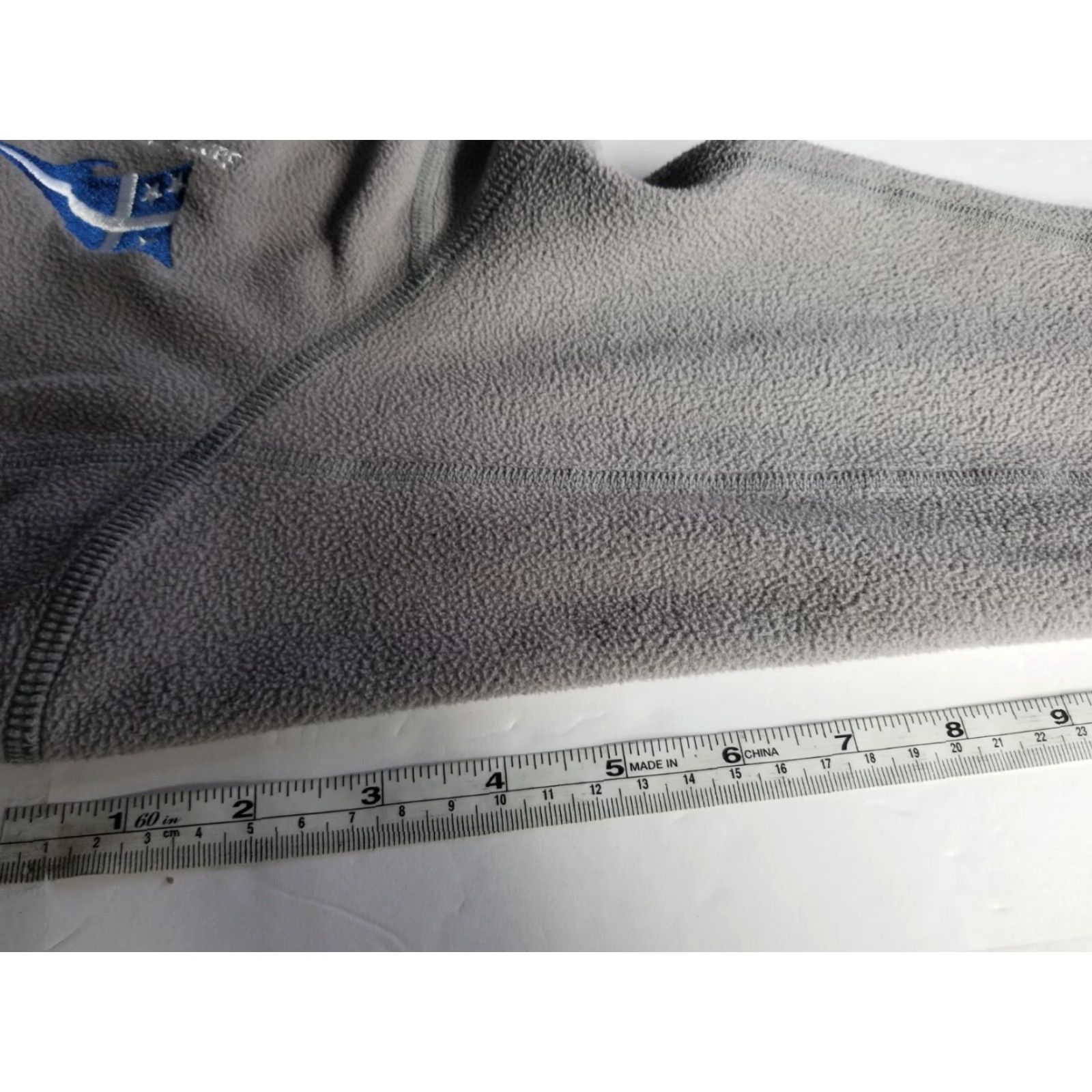 Patagonia VINTAGE Patagonia Worn Wear Small 1/4 Zip Fleece Gray Logo Womens Shirt S Gray Logo 1/4 Zip Fleece Women Size S / US 4 / IT 40 - 7 Thumbnail