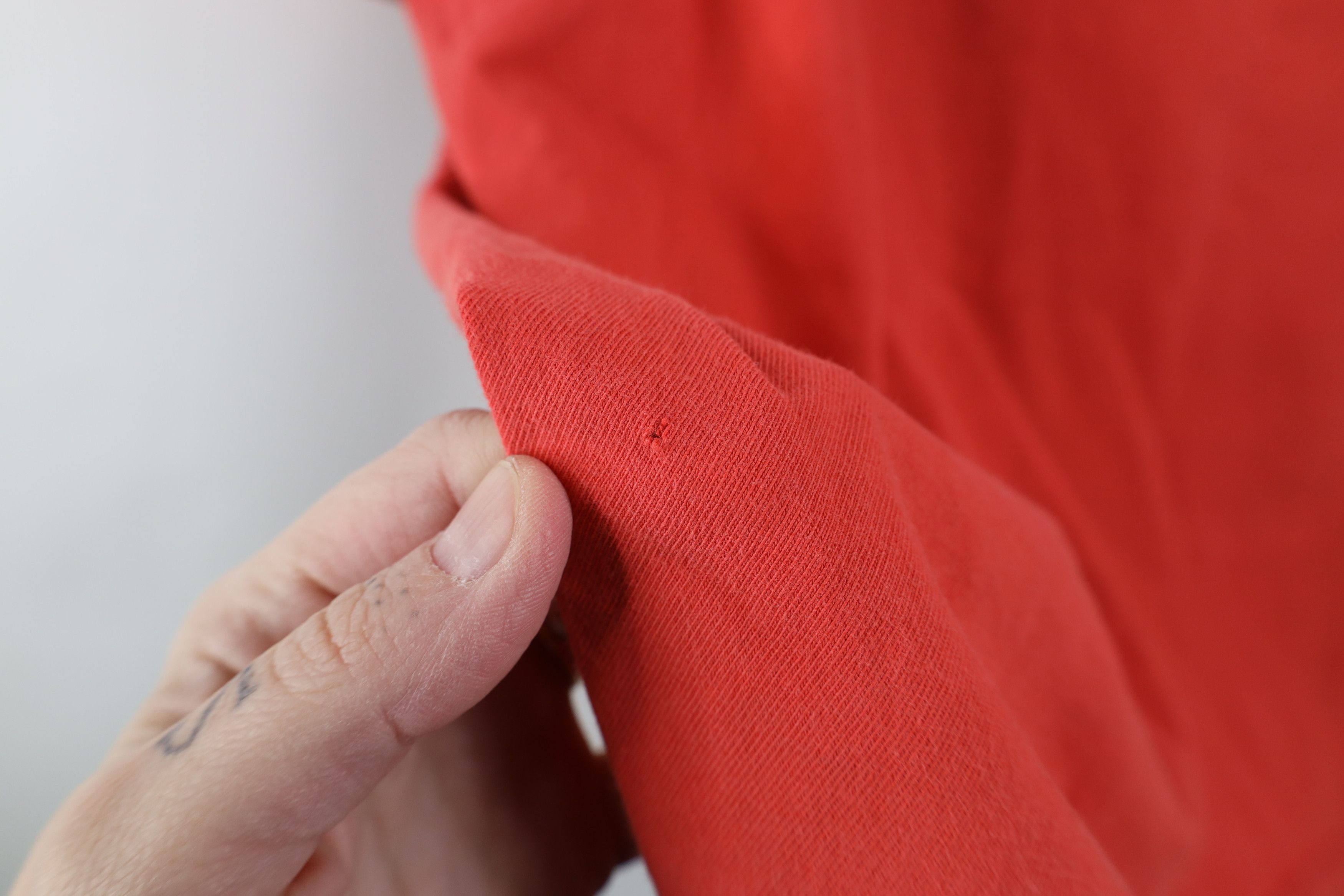 Levi's Vintage 90s Levis Spell Baggy Boxy Fit T-Shirt Salmon Pink Size US M / EU 48-50 / 2 - 5 Thumbnail