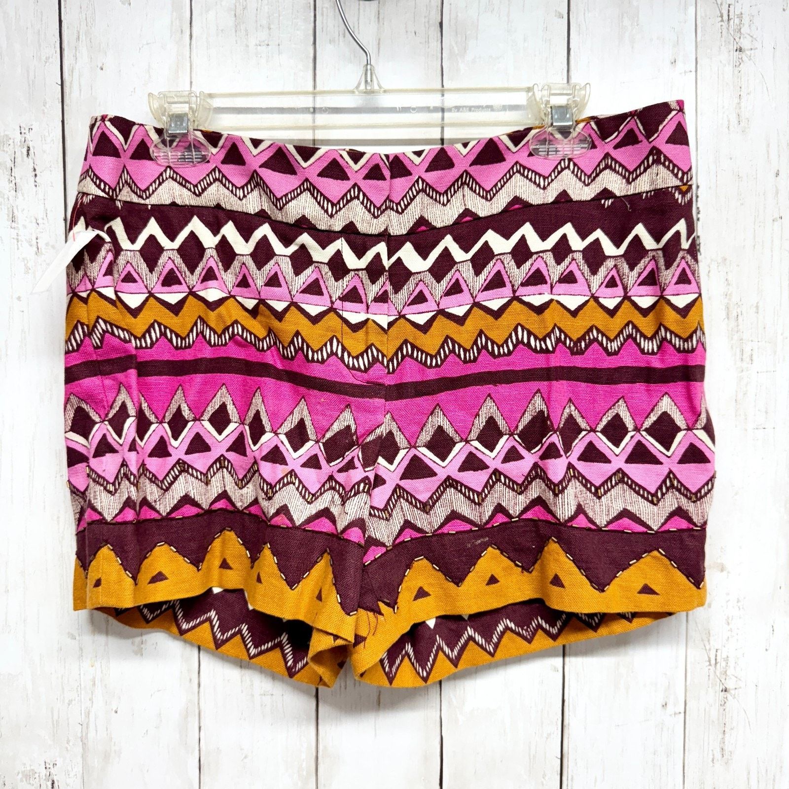 Loft Loft Shorts Sz 6 Multicolor Aztec Bead Detail Zip Fly Short Size 28" / US 6 / IT 42 - 1 Thumbnail