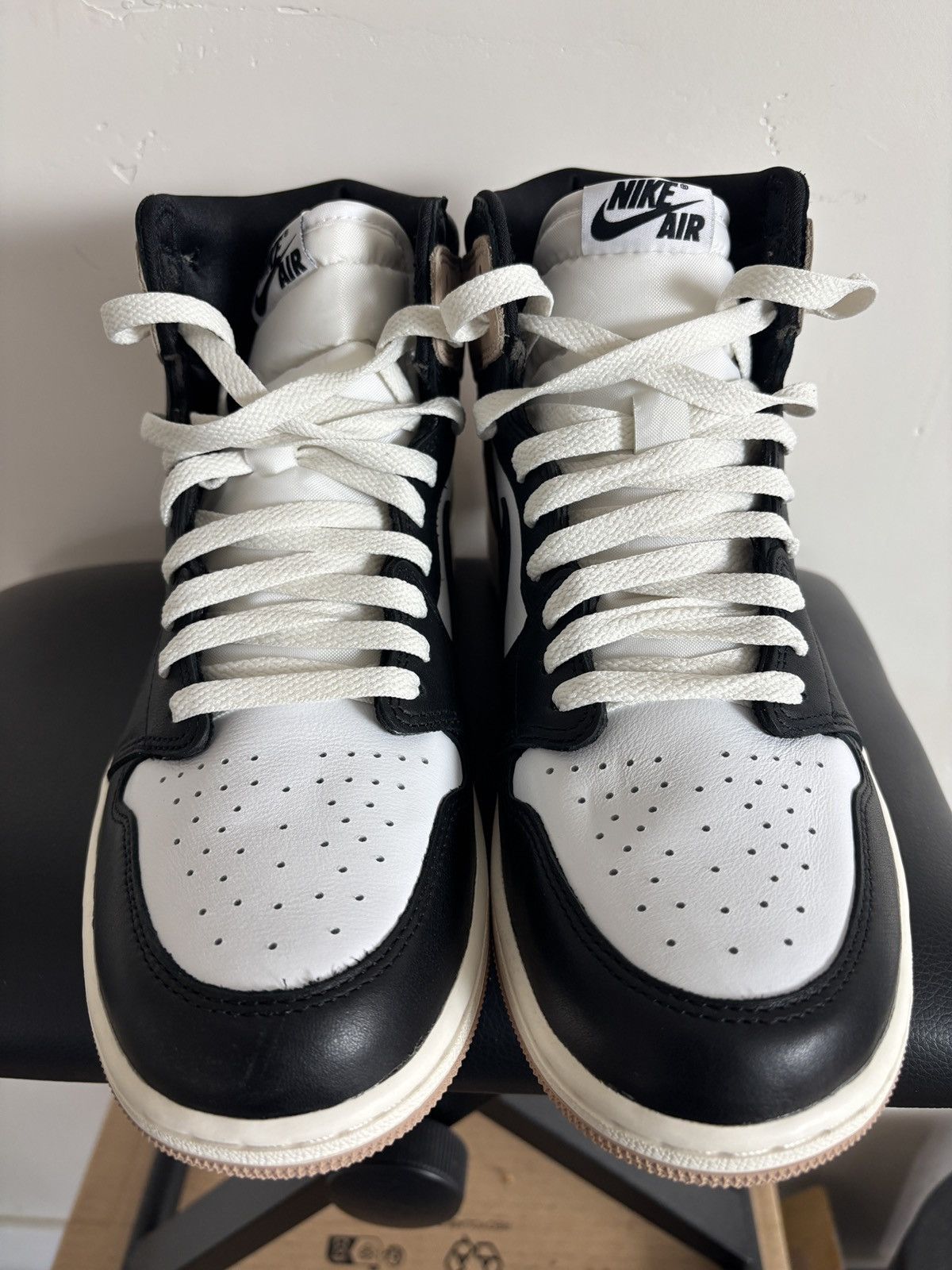 Jordan Brand Jordan 1 High OG W Latte Size US 9 / EU 42 - 4 Thumbnail