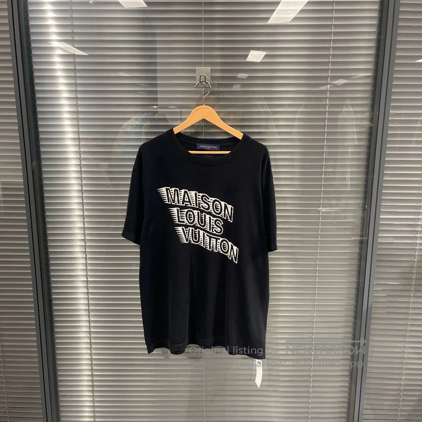 Louis Vuitton Black Short Sleeve Graphic Print T-Shirt. Size US XL / EU 56 / 4 - 1 Thumbnail