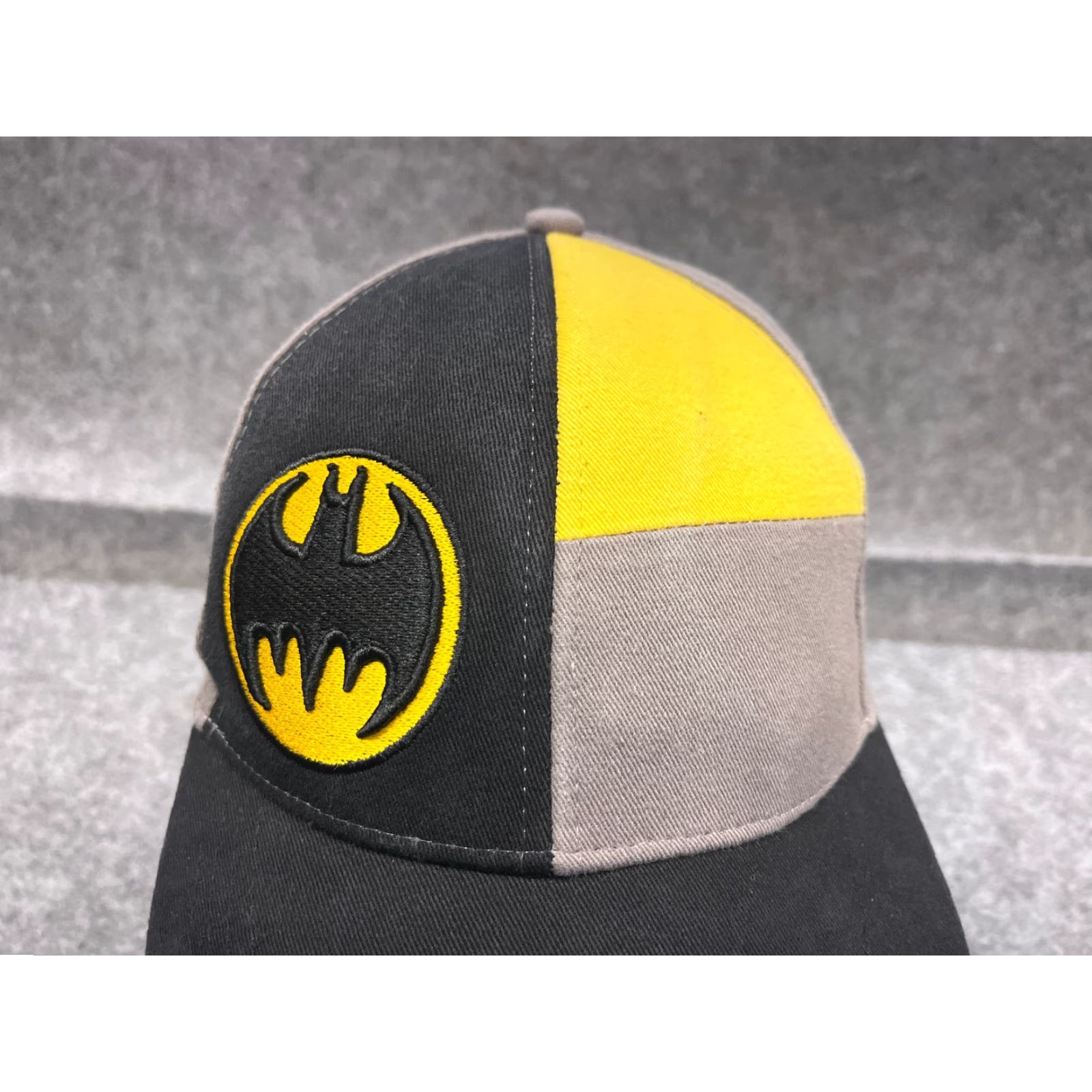 Vintage Six Flags Batman Hat Cap Strap Back Adult One Size Gray Black Yellow Polyester Size ONE SIZE - 2 Thumbnail