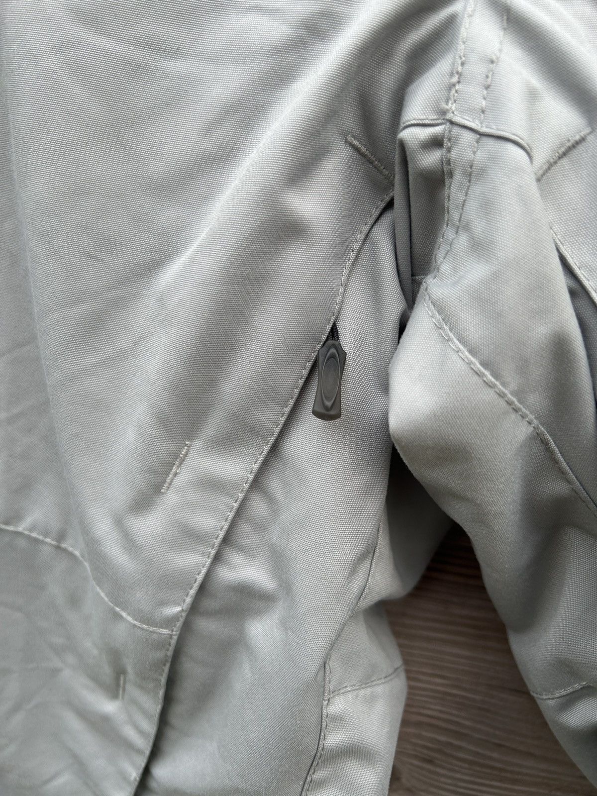 Oakley Vintage Oakley A/W11 Ski Pants Trousers In Grey Size US 30 / EU 46 - 5 Thumbnail