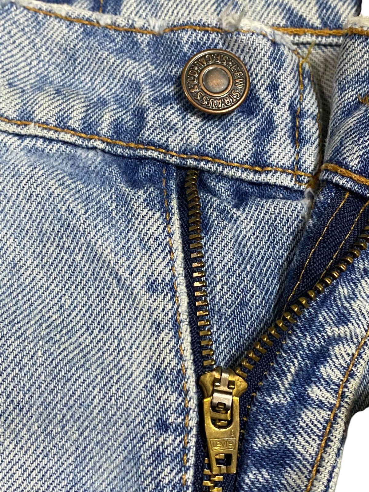 Levi's Vintage Clothing Vintage Levis 560 80’s Grunge Ripped Jeans Size US 31 - 9 Thumbnail