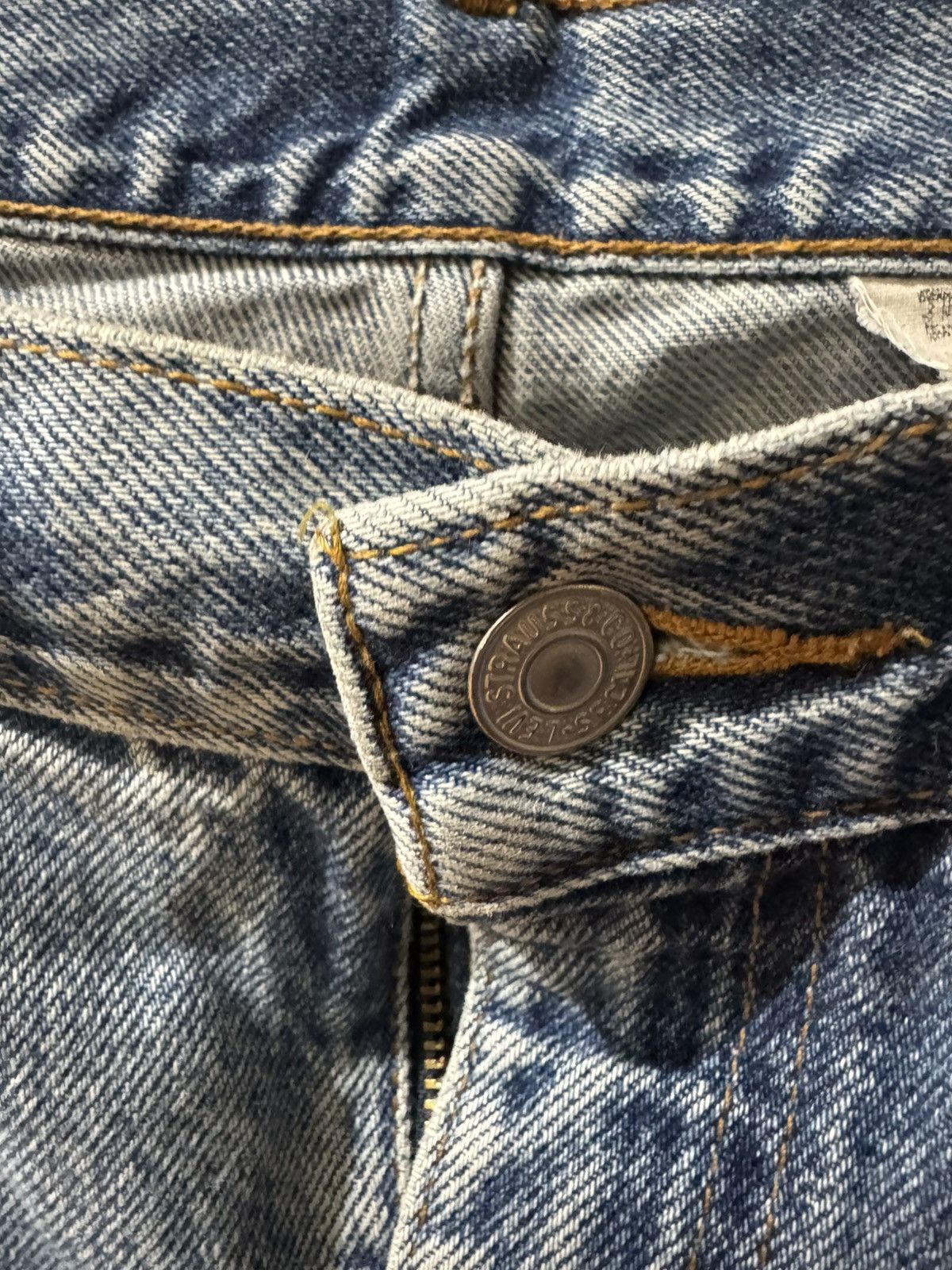 Levi's Men’s 90s Vintage Levi’s 505 Medium Wash Straight Leg Jeans Size US 36 / EU 52 - 3 Thumbnail